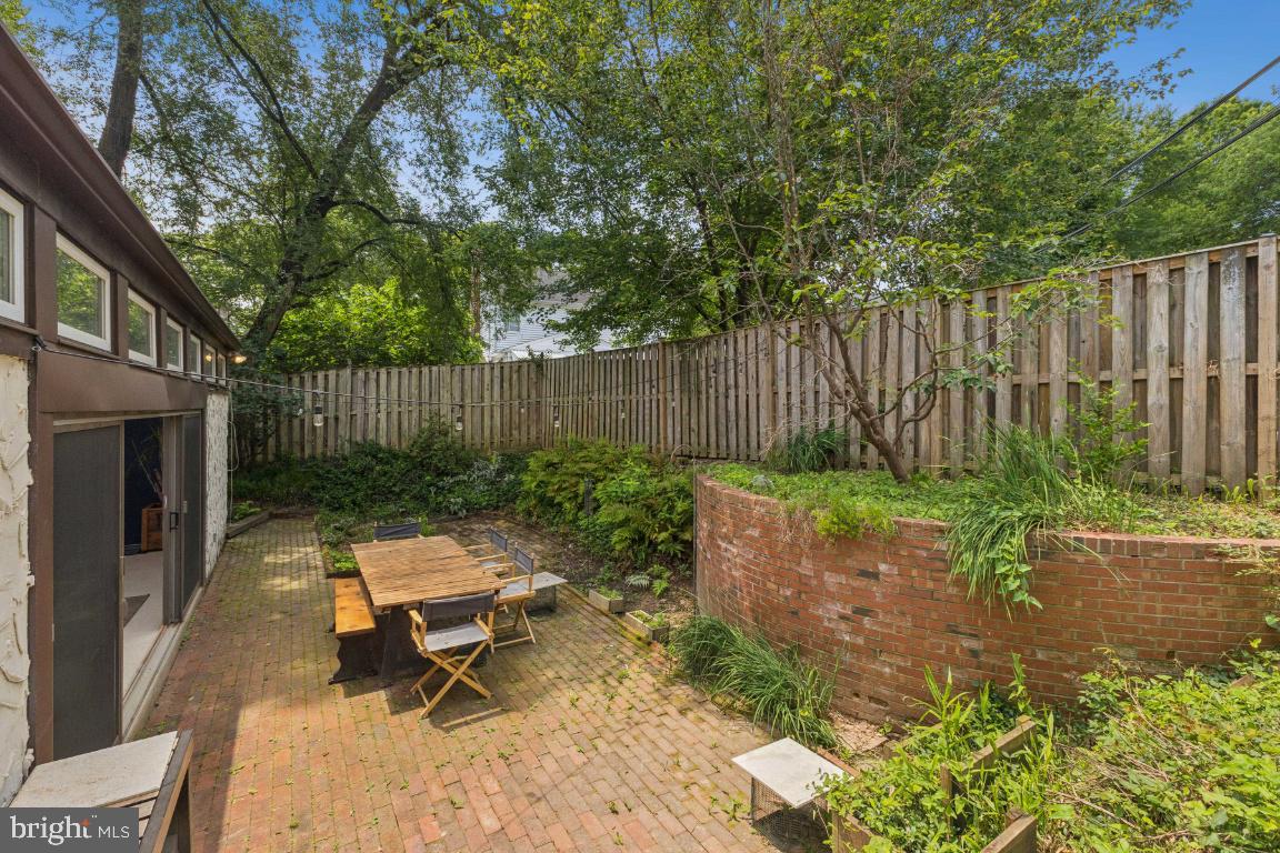 TARA - LEEWAY HEIGHTS - Residential Lease