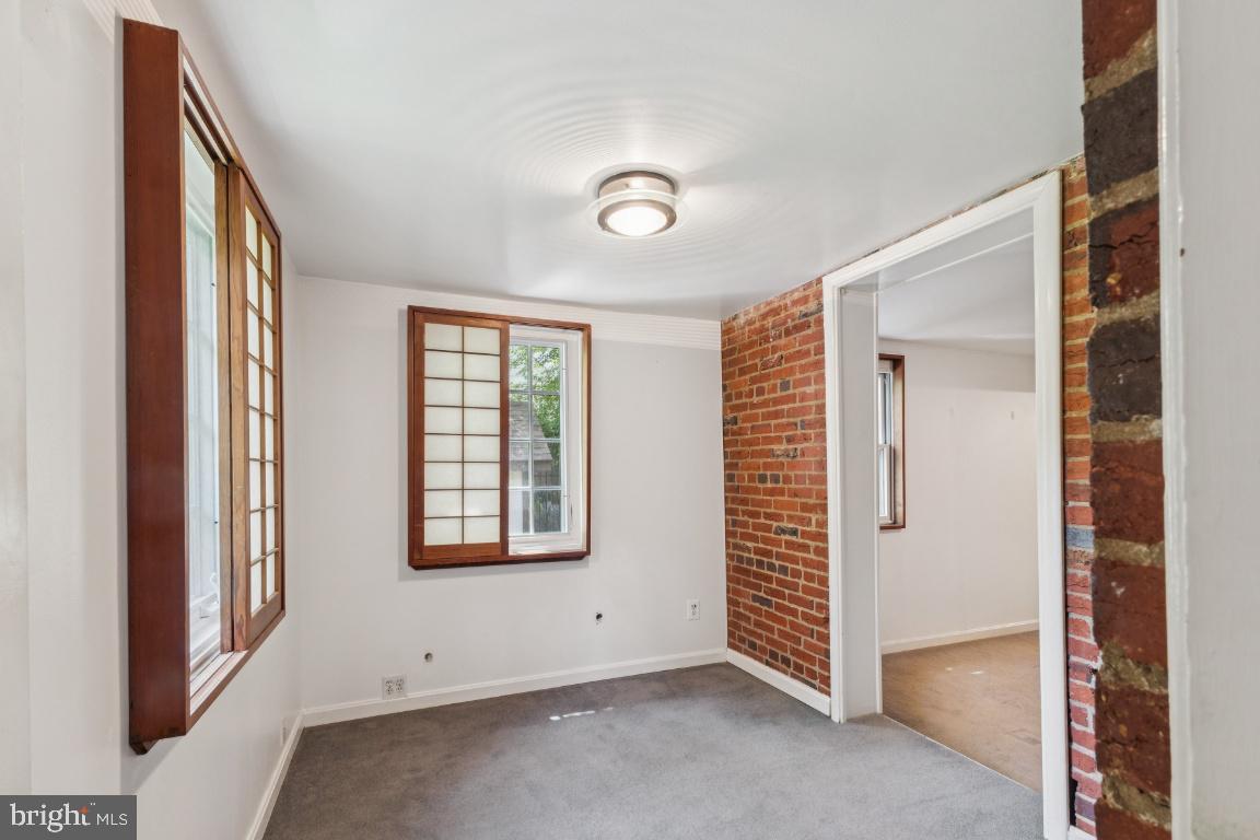 TARA - LEEWAY HEIGHTS - Residential Lease