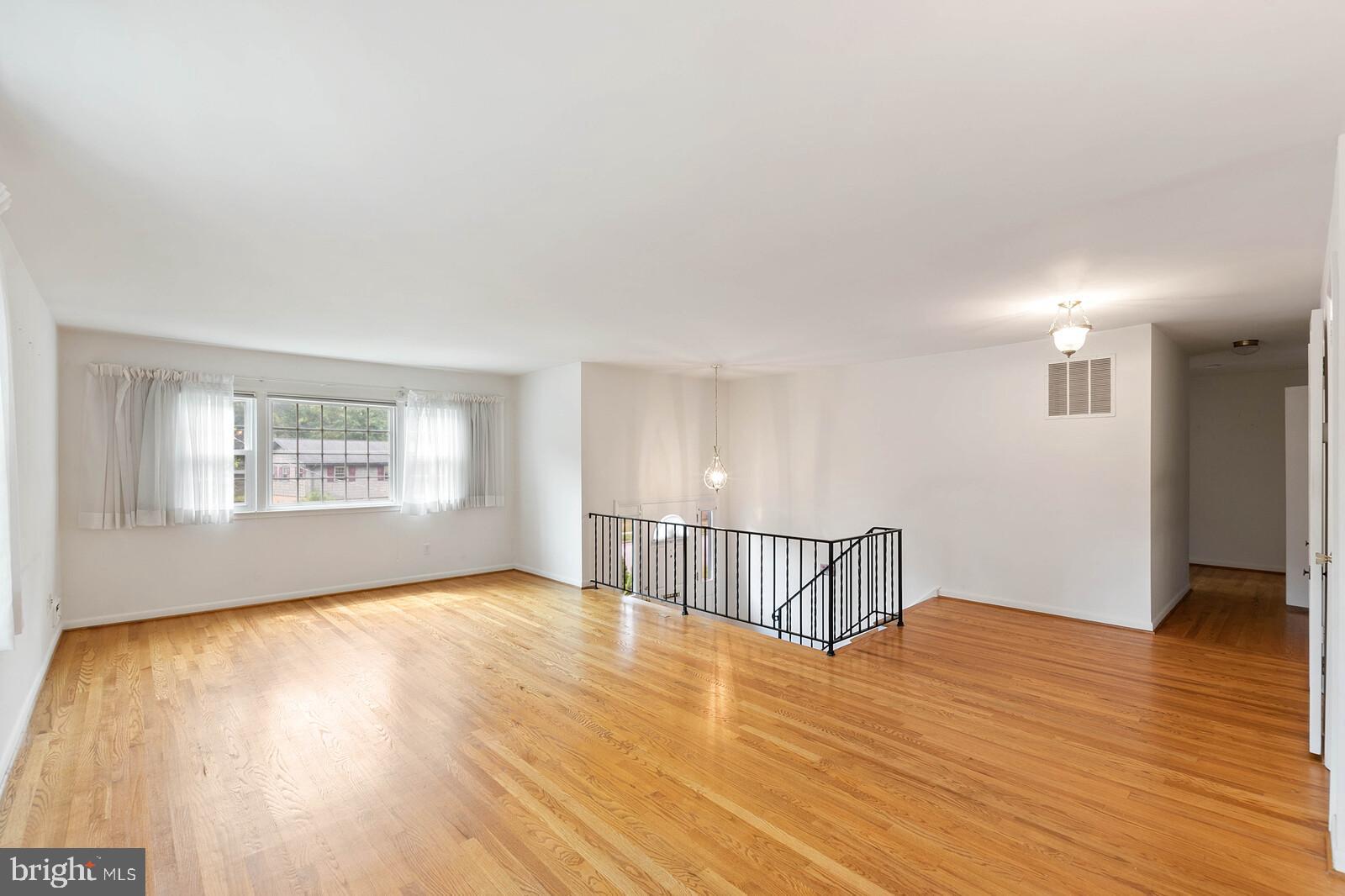 RIVERSIDE ESTATES - Residential