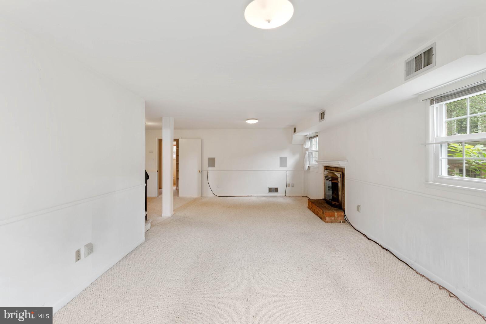 RIVERSIDE ESTATES - Residential