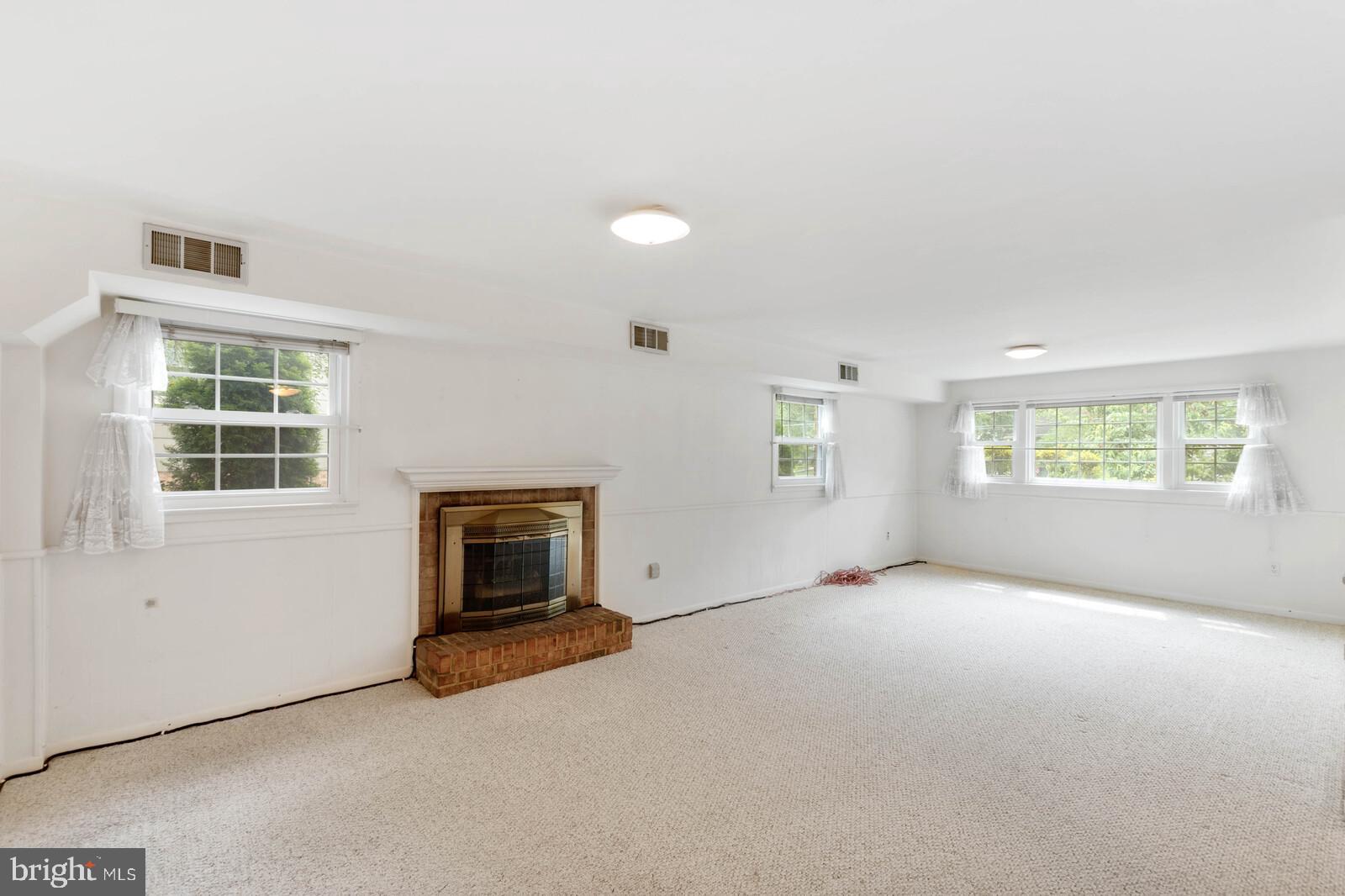 RIVERSIDE ESTATES - Residential