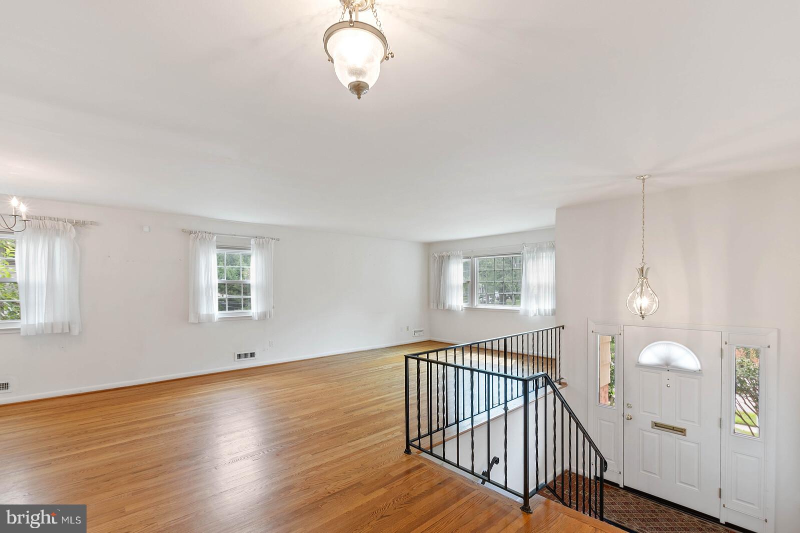 RIVERSIDE ESTATES - Residential