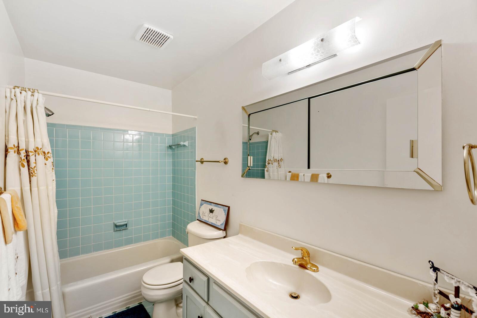 RIVERSIDE ESTATES - Residential