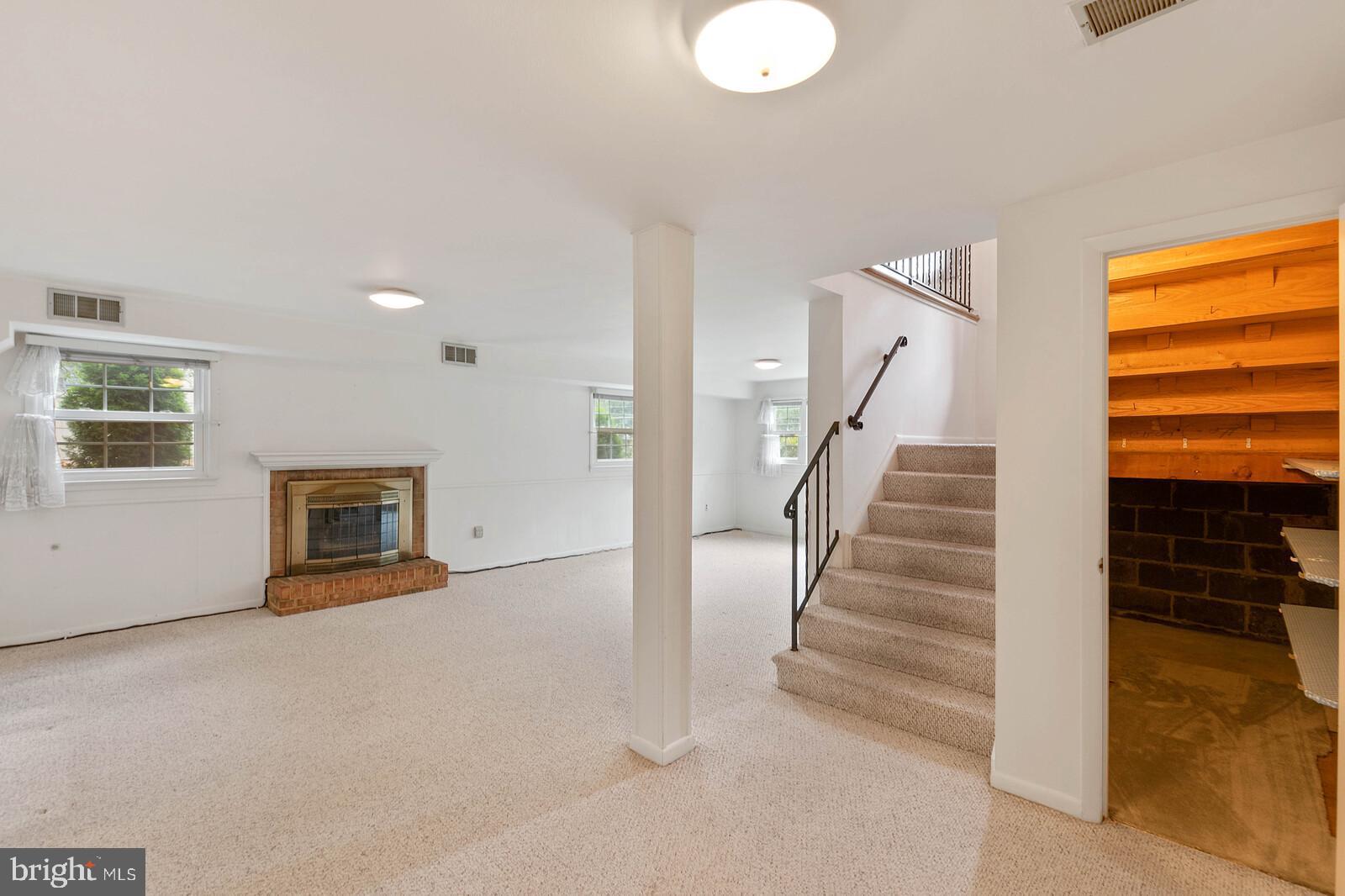 RIVERSIDE ESTATES - Residential