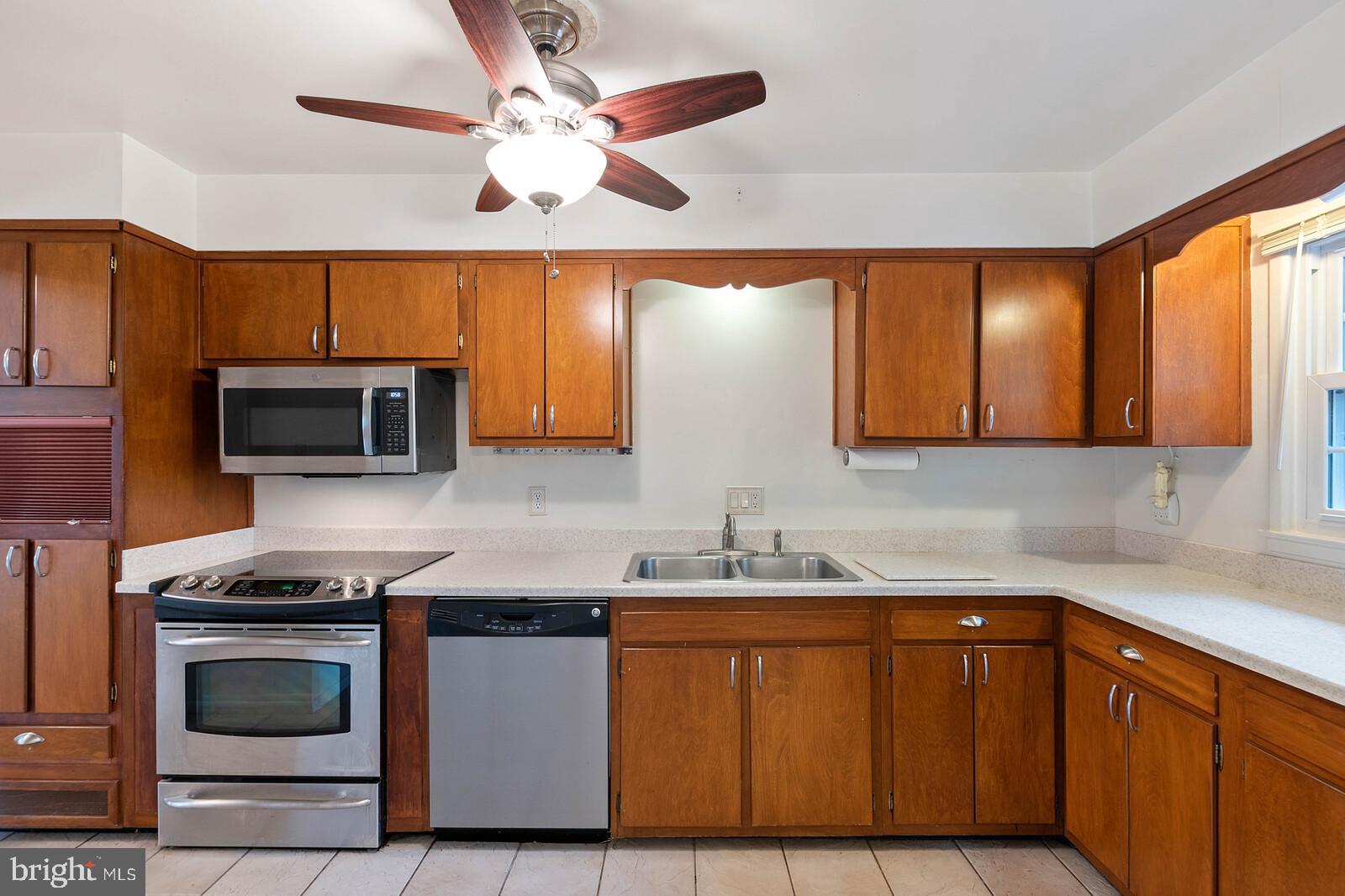 RIVERSIDE ESTATES - Residential