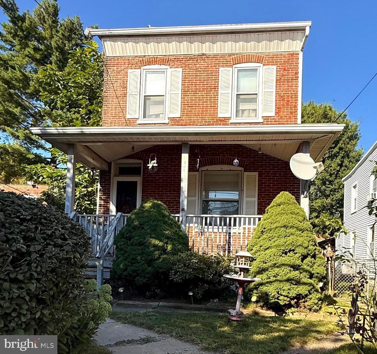 Here is a great opportunity to own a charming single house in Crum Lynne, which is right next to very popular Ridley Park. This home has a nice sized backyard plus 3 private parking spots adjacent to it. Moreover, there are plenty of street parking spots. Neighboring nice and quiet streets in the back. Both the roof and the central air system are only 4 years old. The water heater is less than 3 years old.  From the front of the house, there are stone steps and a cute paved front yard. Through the front porch, you will enter the spacious living room where family and friends can enjoy their time together. A large sized dining room and kitchen will follow.  There is plenty of cabinet space in the kitchen and a bonus pantry area in the back to store more food or kitchen appliances. A half bath is conveniently located in the back as well.
On the second floor, there are 3 spacious bedrooms and a full bathroom.Â
With a little touch using your own decoration ideas, this house can be your dream house! Must see! (Note: there is a hole on the ceiling in the kitchen that was made to check the pipe, not due to a leaking or other issues) The sale is "as is".