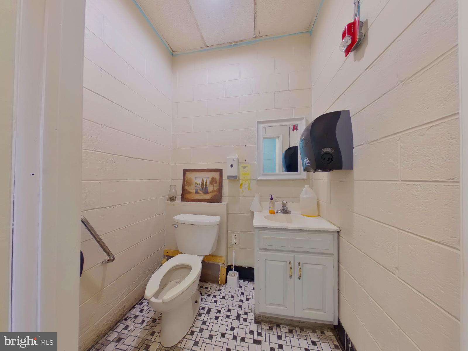 WYNNEFIELD - Commercial Sale