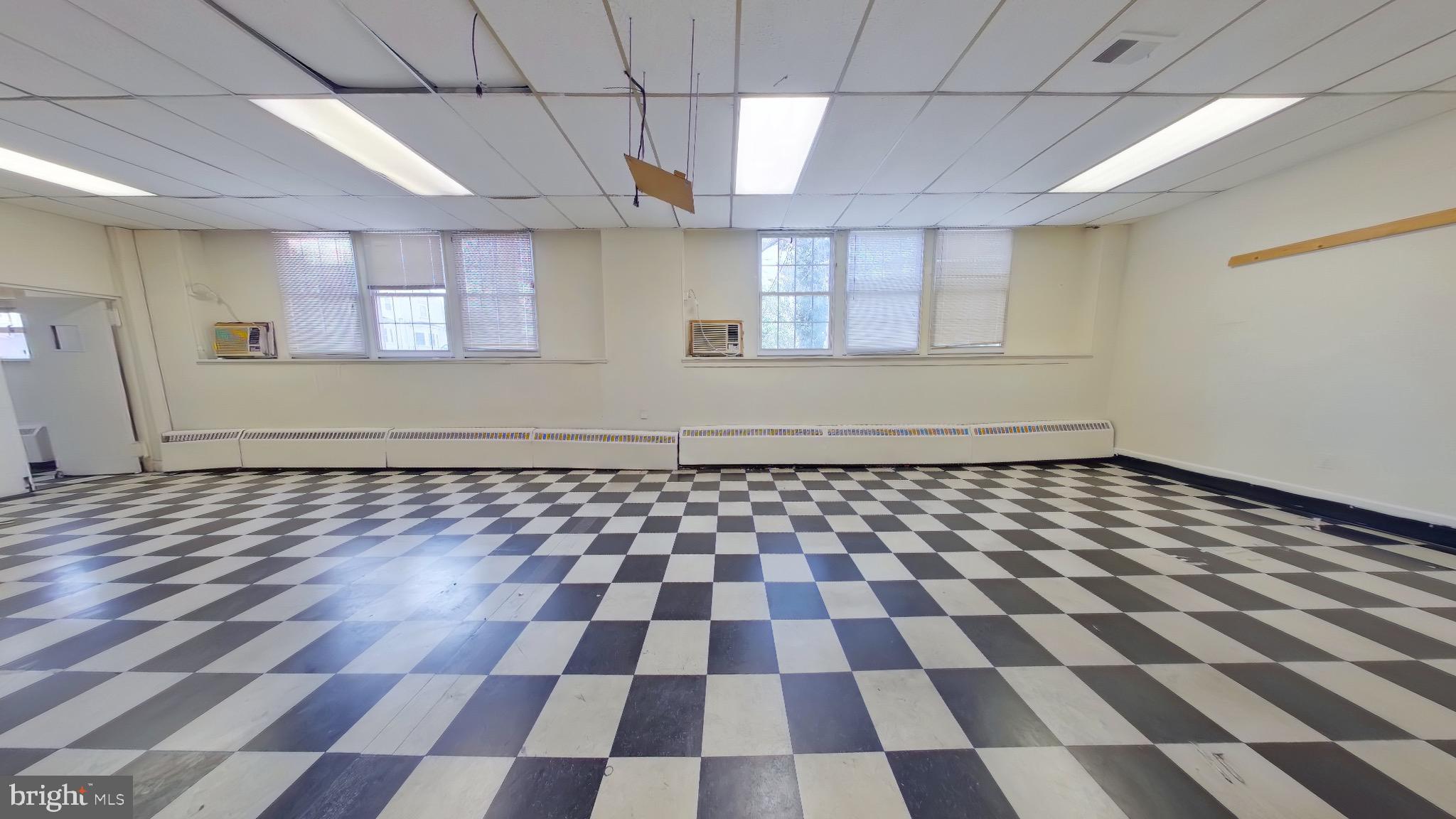 WYNNEFIELD - Commercial Sale