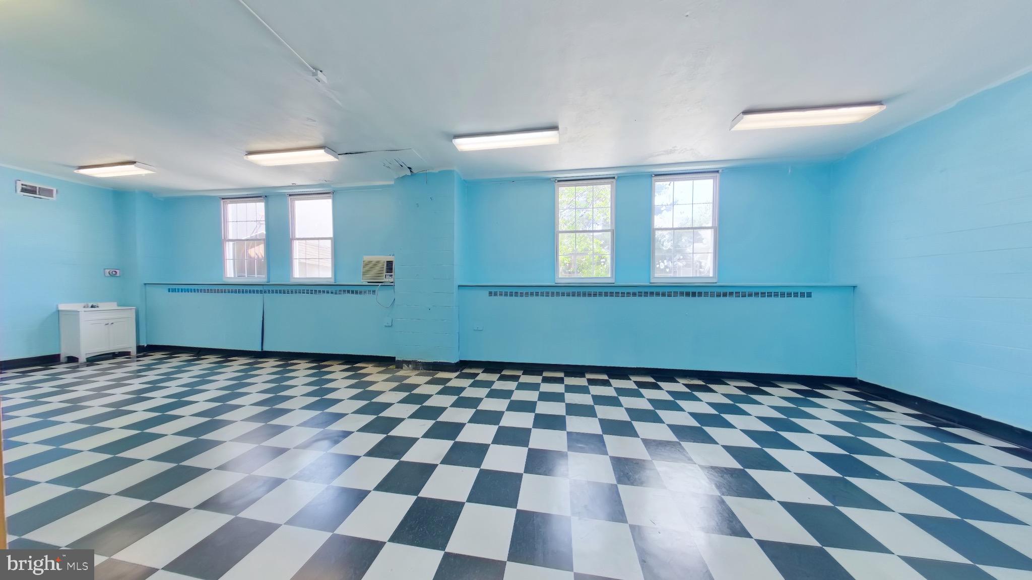 WYNNEFIELD - Commercial Sale