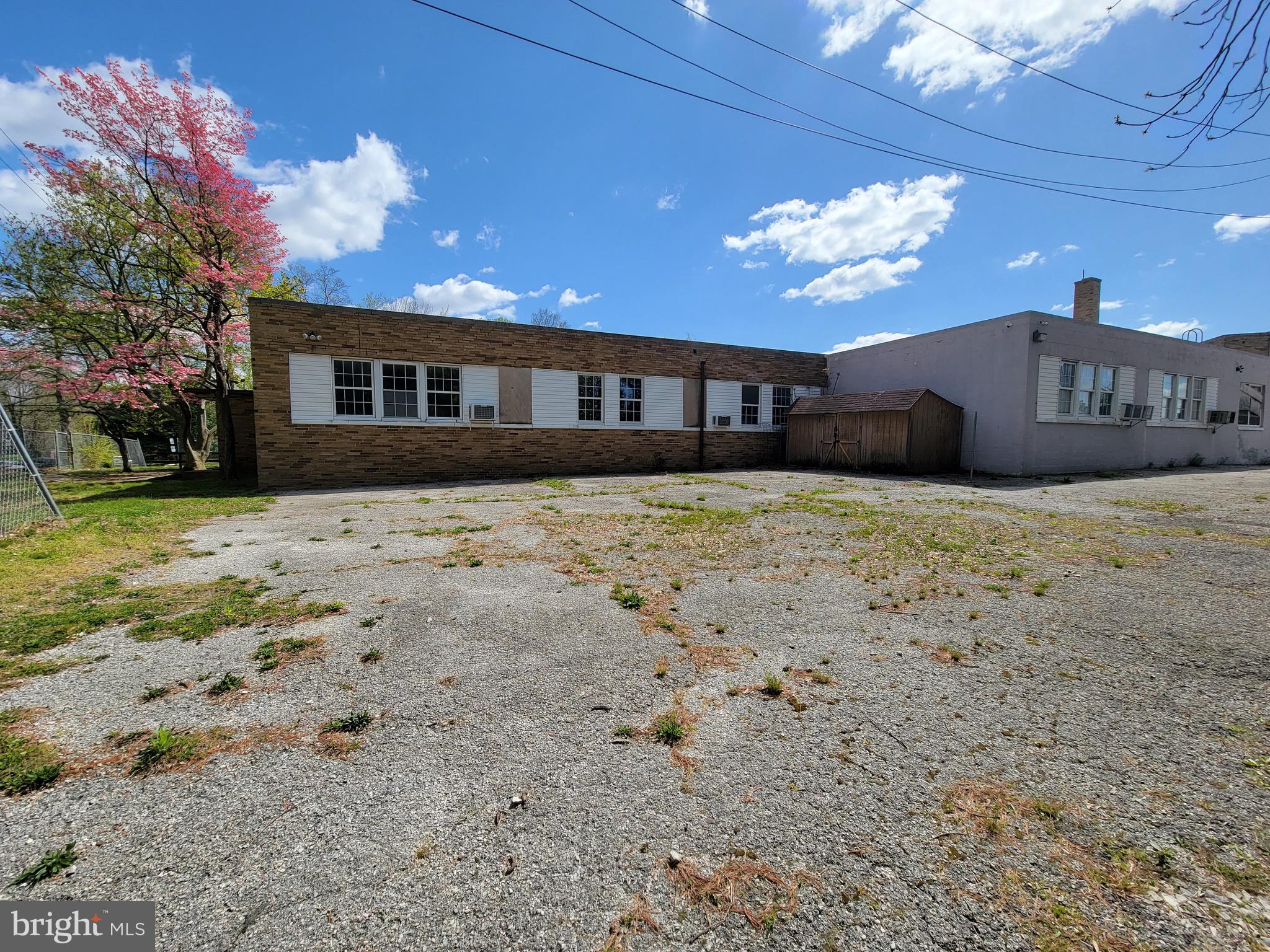 WYNNEFIELD - Commercial Sale