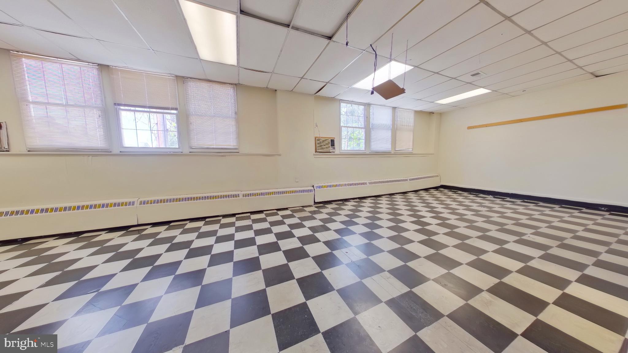 WYNNEFIELD - Commercial Sale