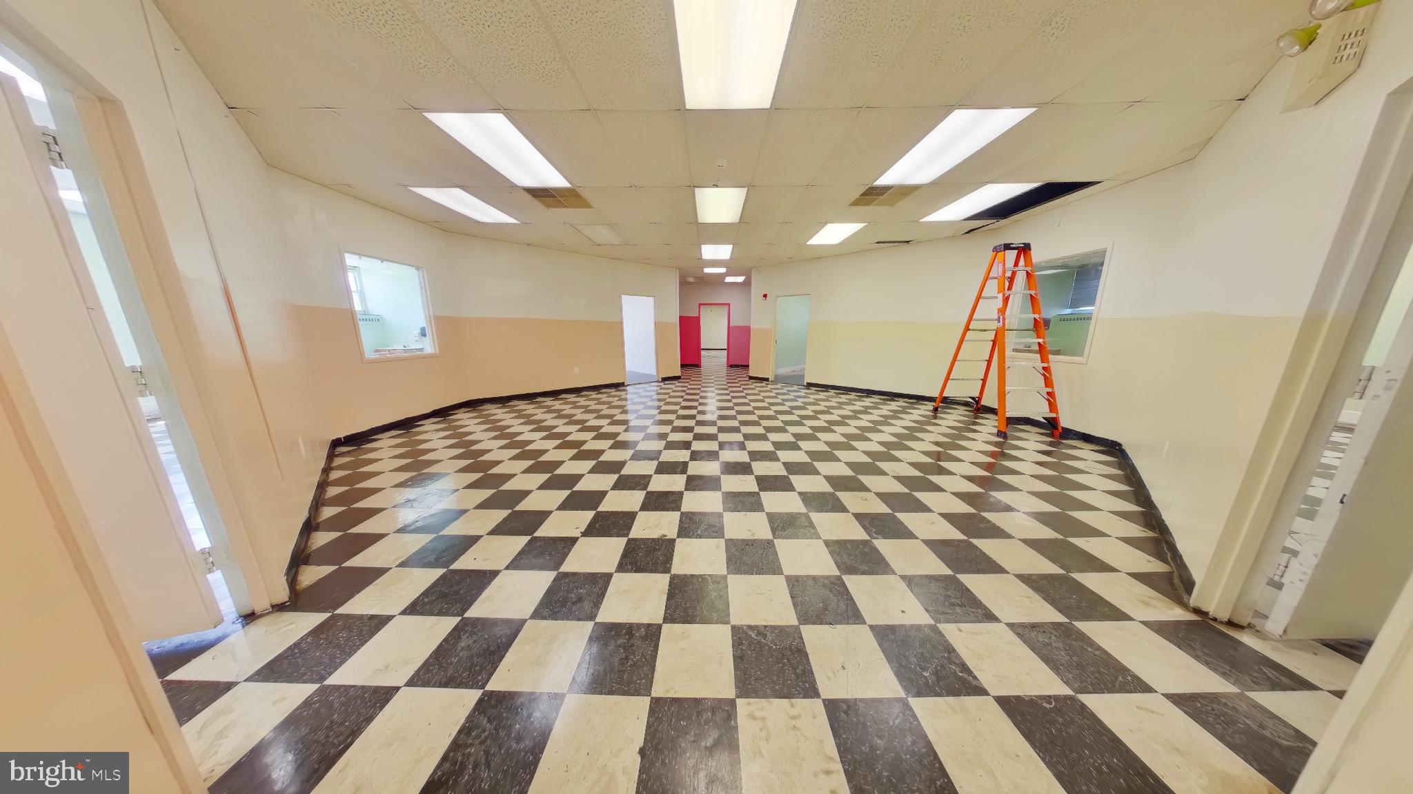 WYNNEFIELD - Commercial Sale