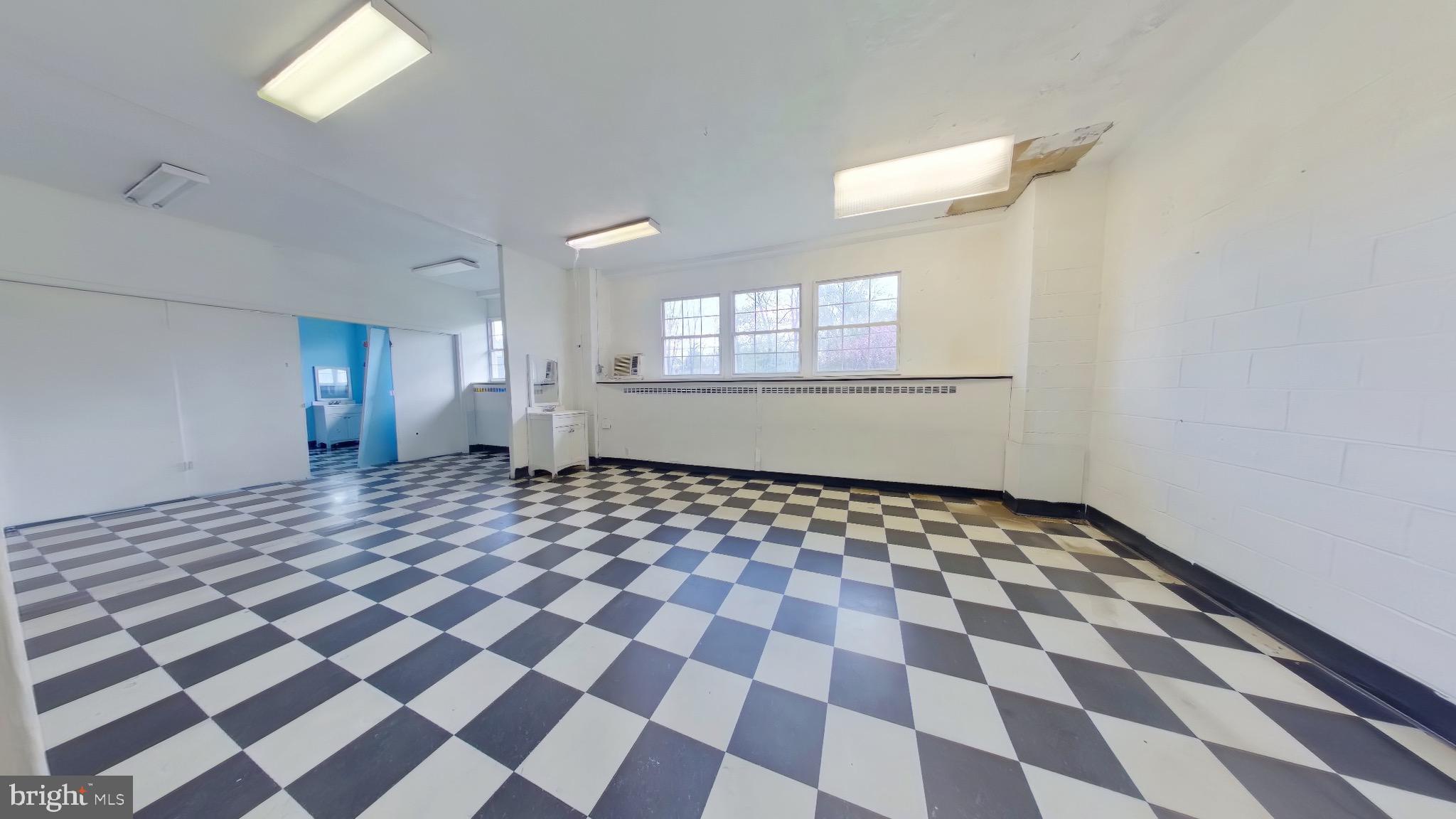 WYNNEFIELD - Commercial Sale