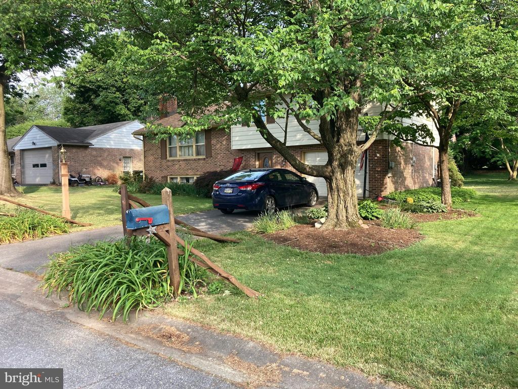 Photo of 38 OAK LN, STEVENS, PA 17578 (MLS # PALA2035850)