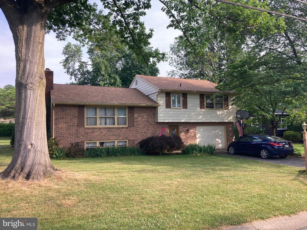 Photo of 38 OAK LN, STEVENS, PA 17578 (MLS # PALA2035850)