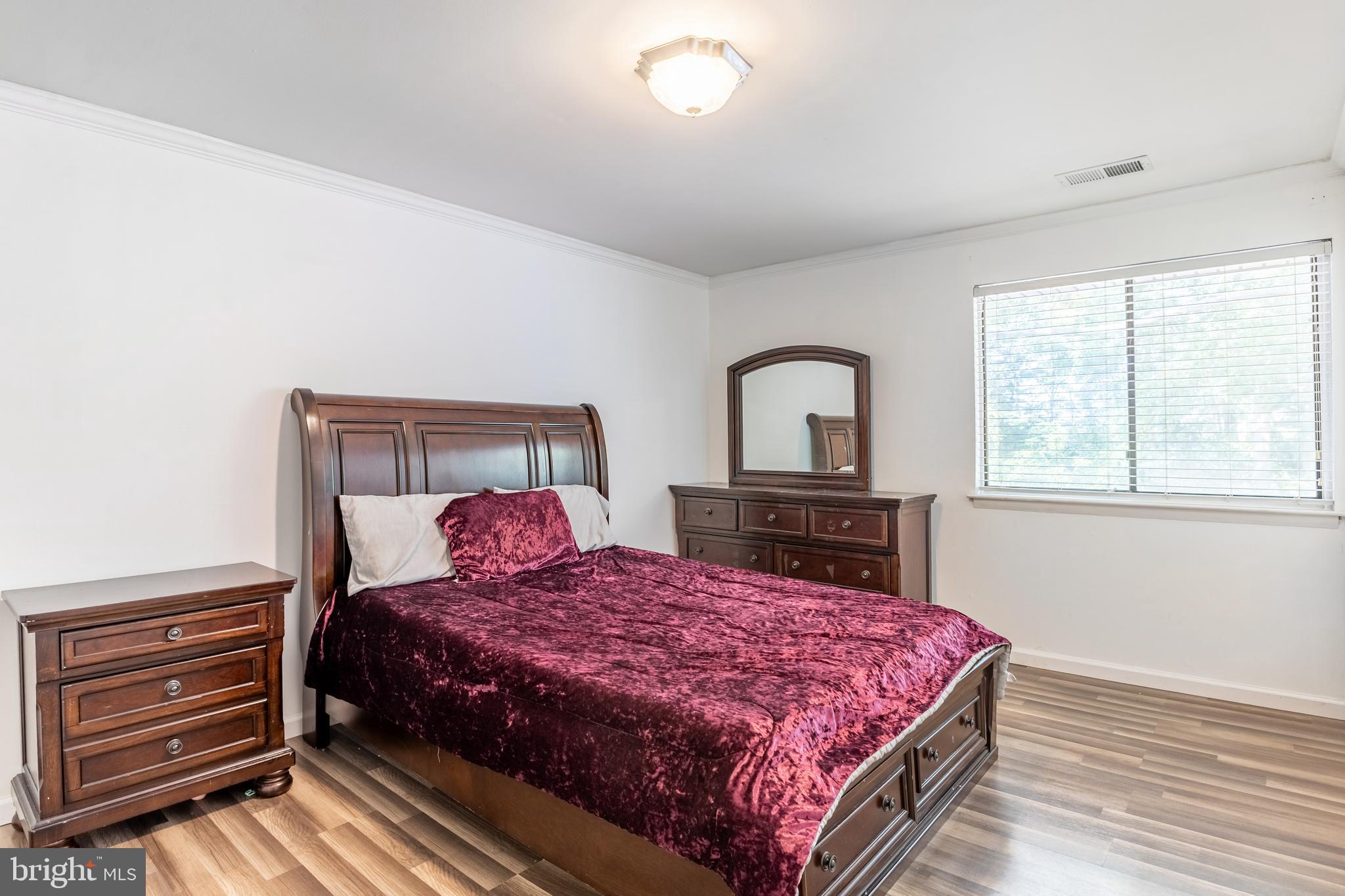 115 E KINGS HIGHWAY 410