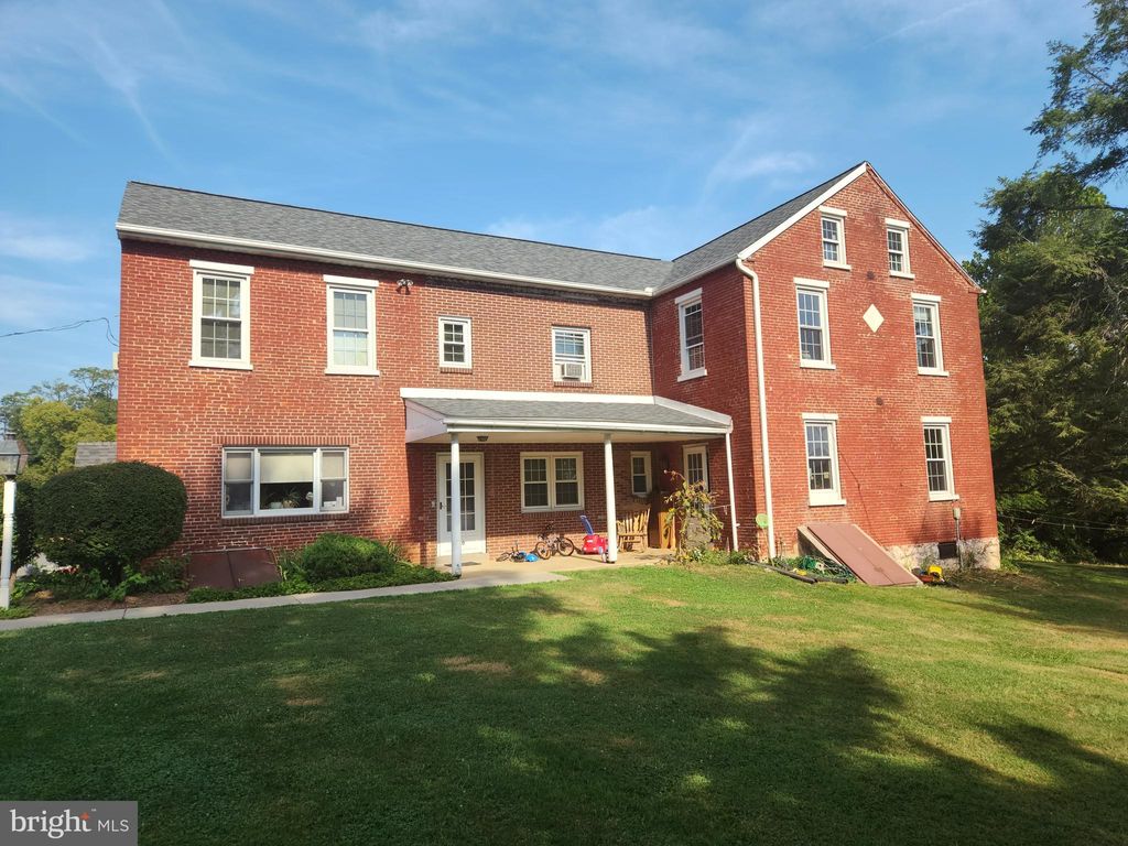 Photo of 750 Summit Drive, Lancaster, PA 17601 (MLS # PALA2040832)