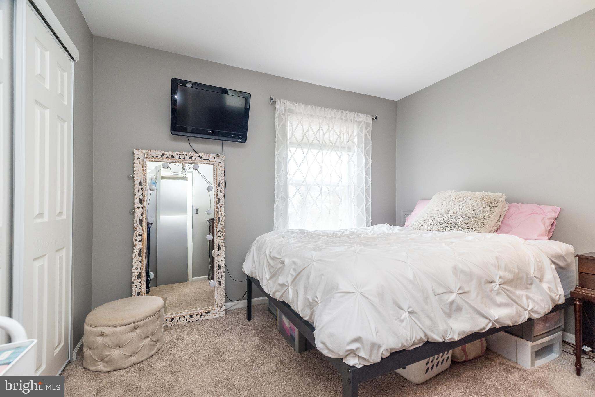 HIDDEN POND - Residential