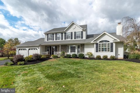 Photo of 1403 E Fernbrook Drive, WARRINGTON, PA 18976 (MLS # PABU2108554)