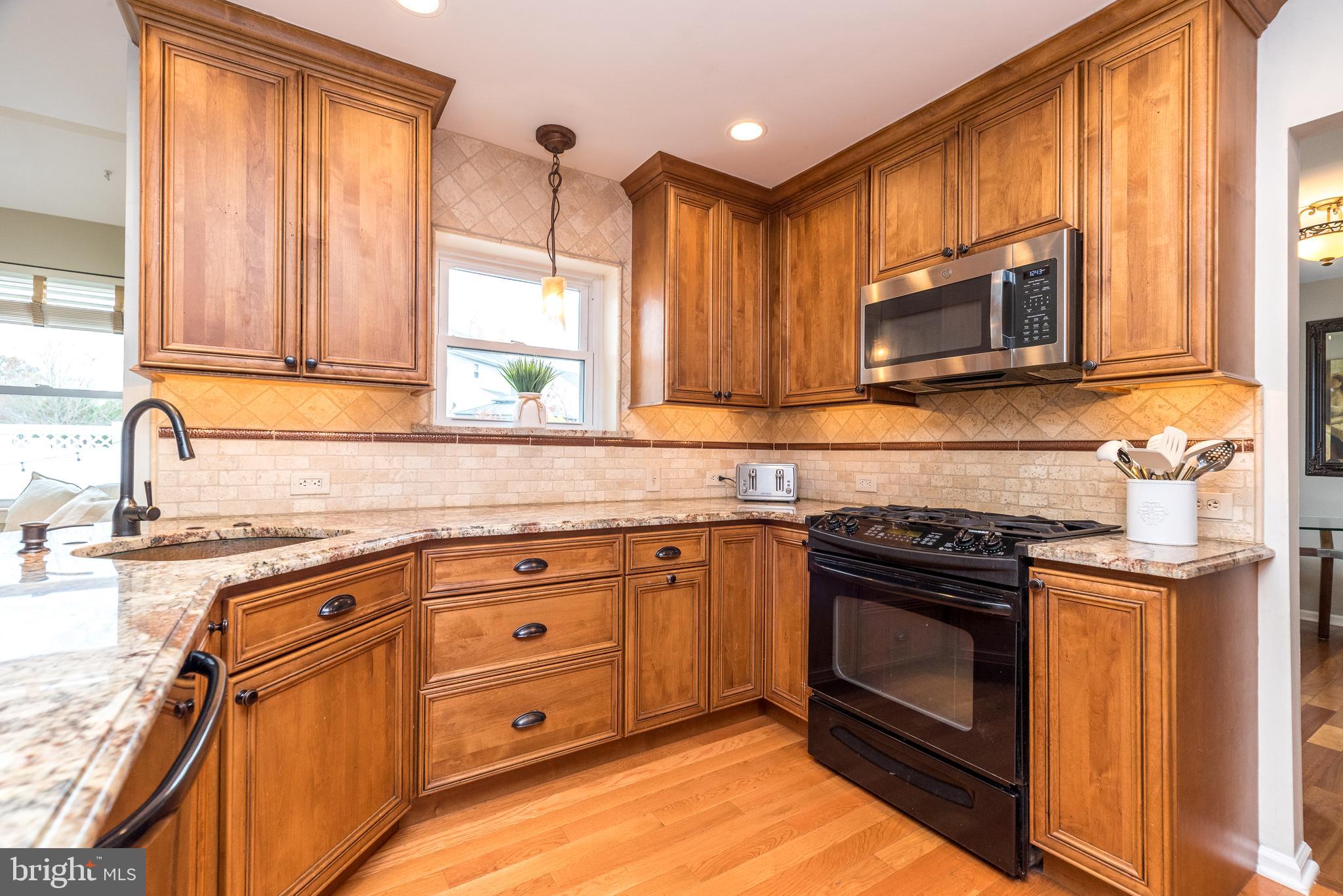 HIDDEN POND - Residential