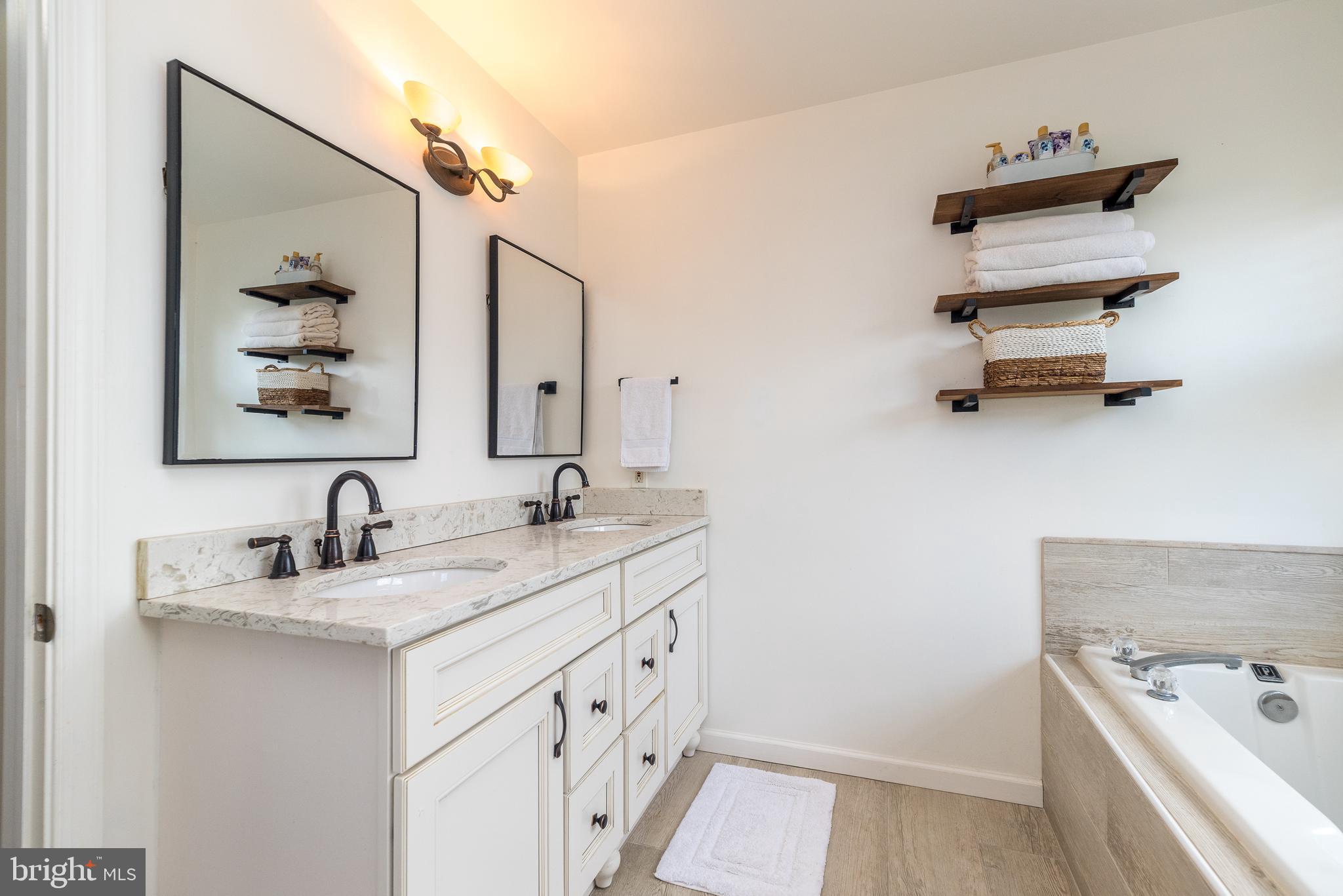 HIDDEN POND - Residential