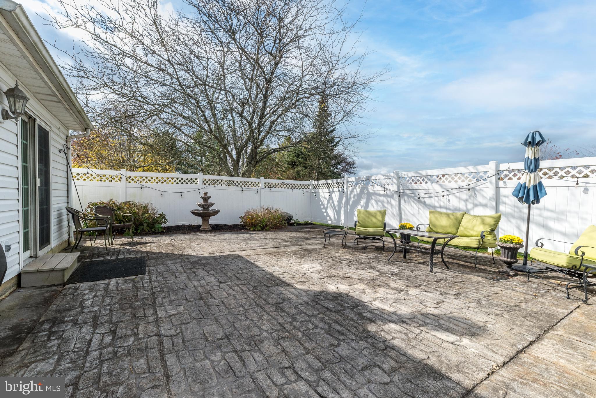 HIDDEN POND - Residential