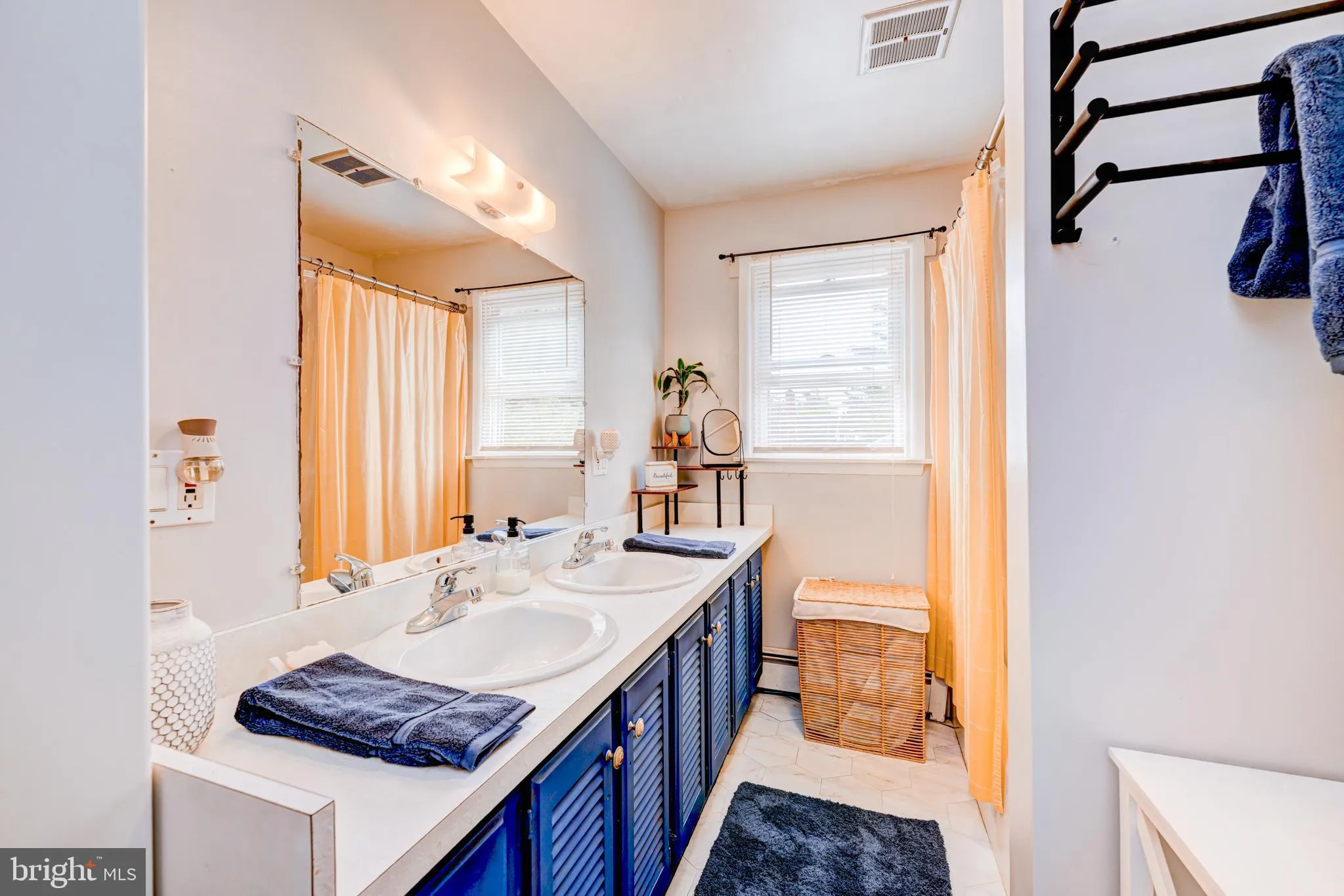 Willow Grove, Pennsylvania 19090, United States, 5 Bedrooms Bedrooms, ,2 BathroomsBathrooms,Residential,Contingent,139221