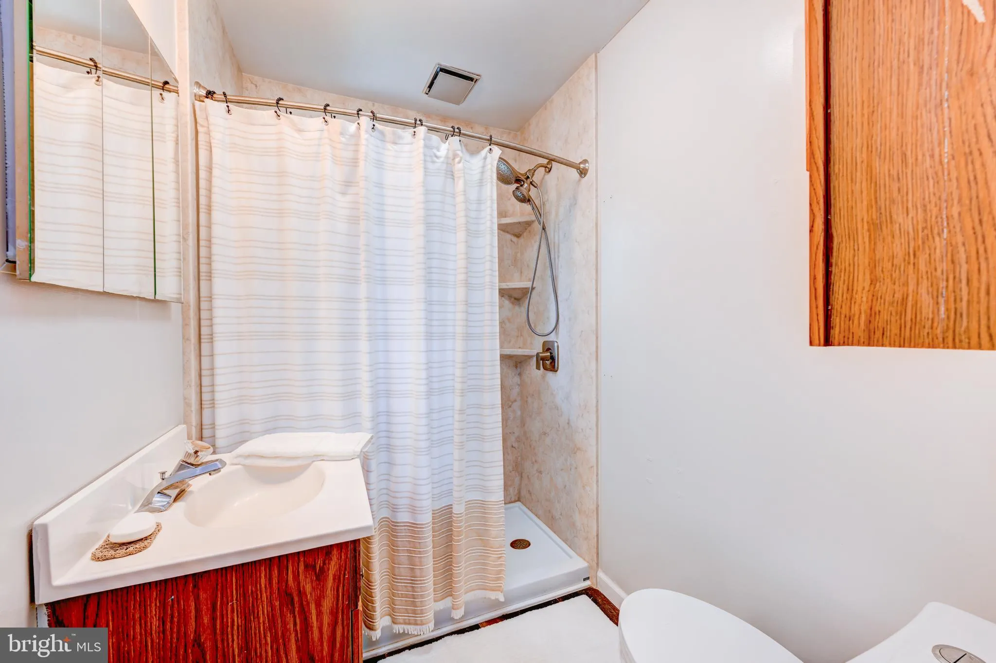 Willow Grove, Pennsylvania 19090, United States, 5 Bedrooms Bedrooms, ,2 BathroomsBathrooms,Residential,Contingent,139221