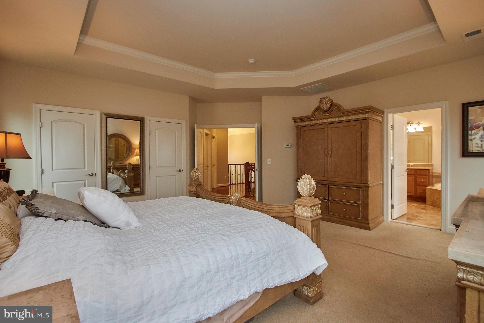 BURGUNDY WOODS - Residential