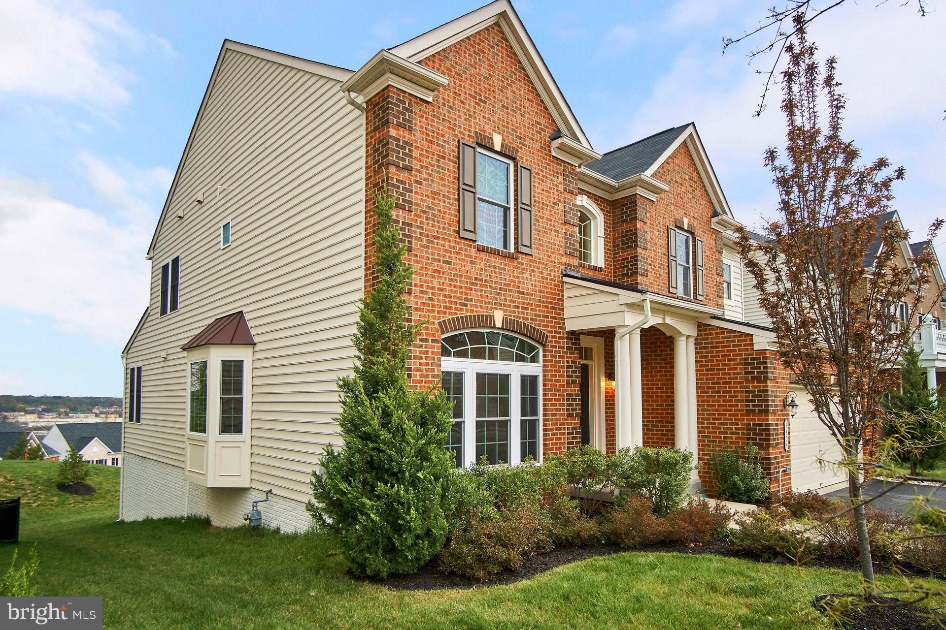 BURGUNDY WOODS - Residential