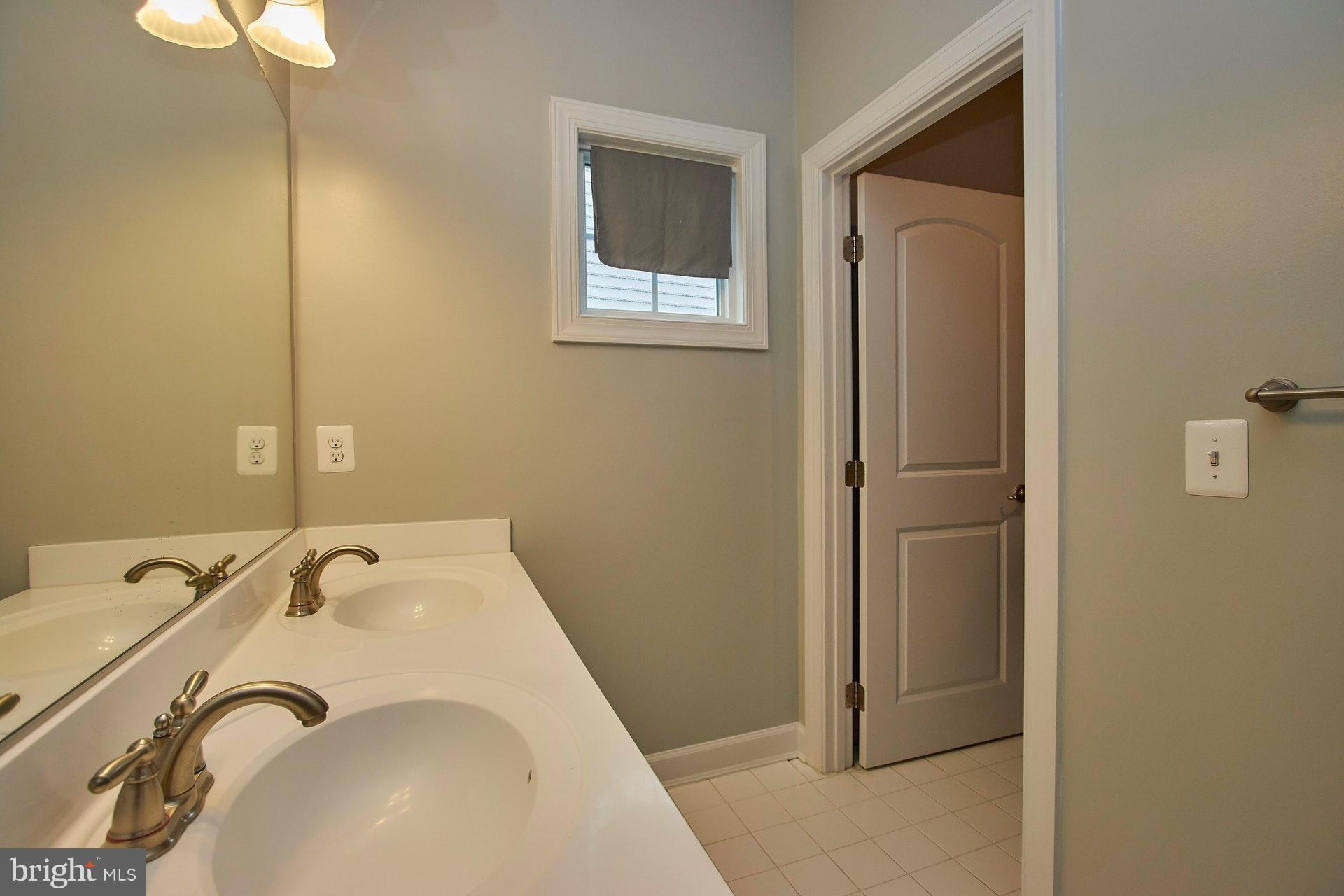 BURGUNDY WOODS - Residential