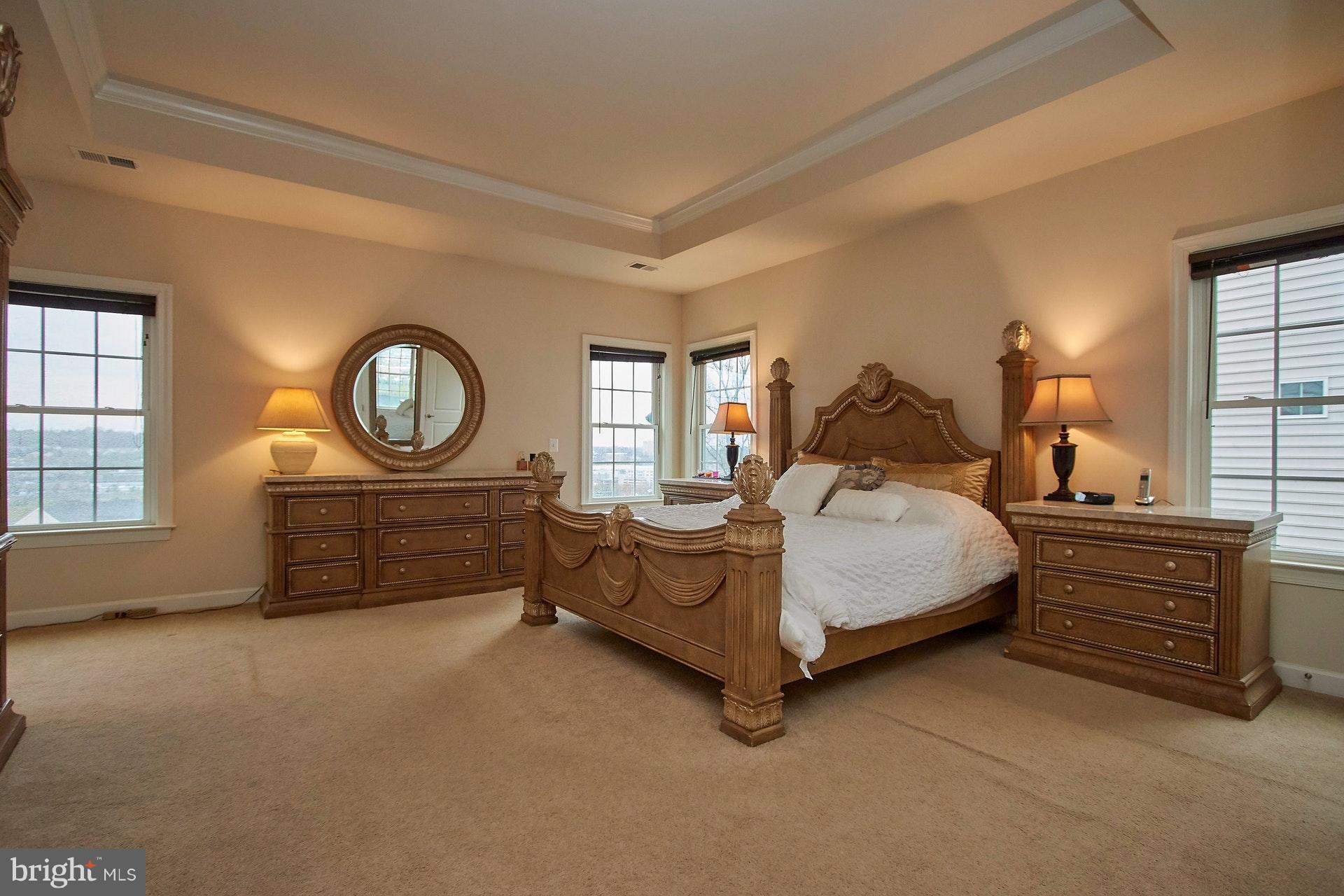 BURGUNDY WOODS - Residential