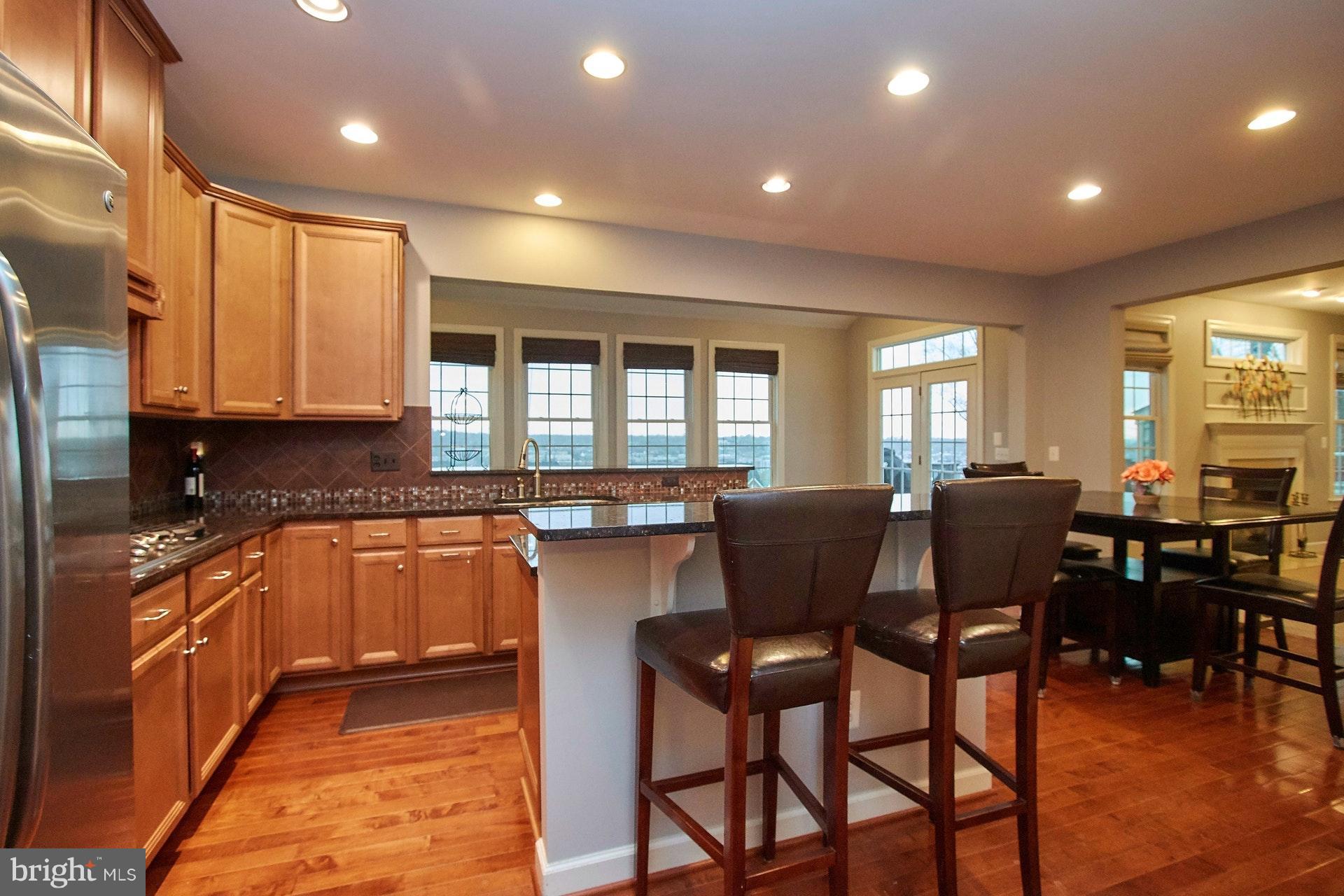 BURGUNDY WOODS - Residential