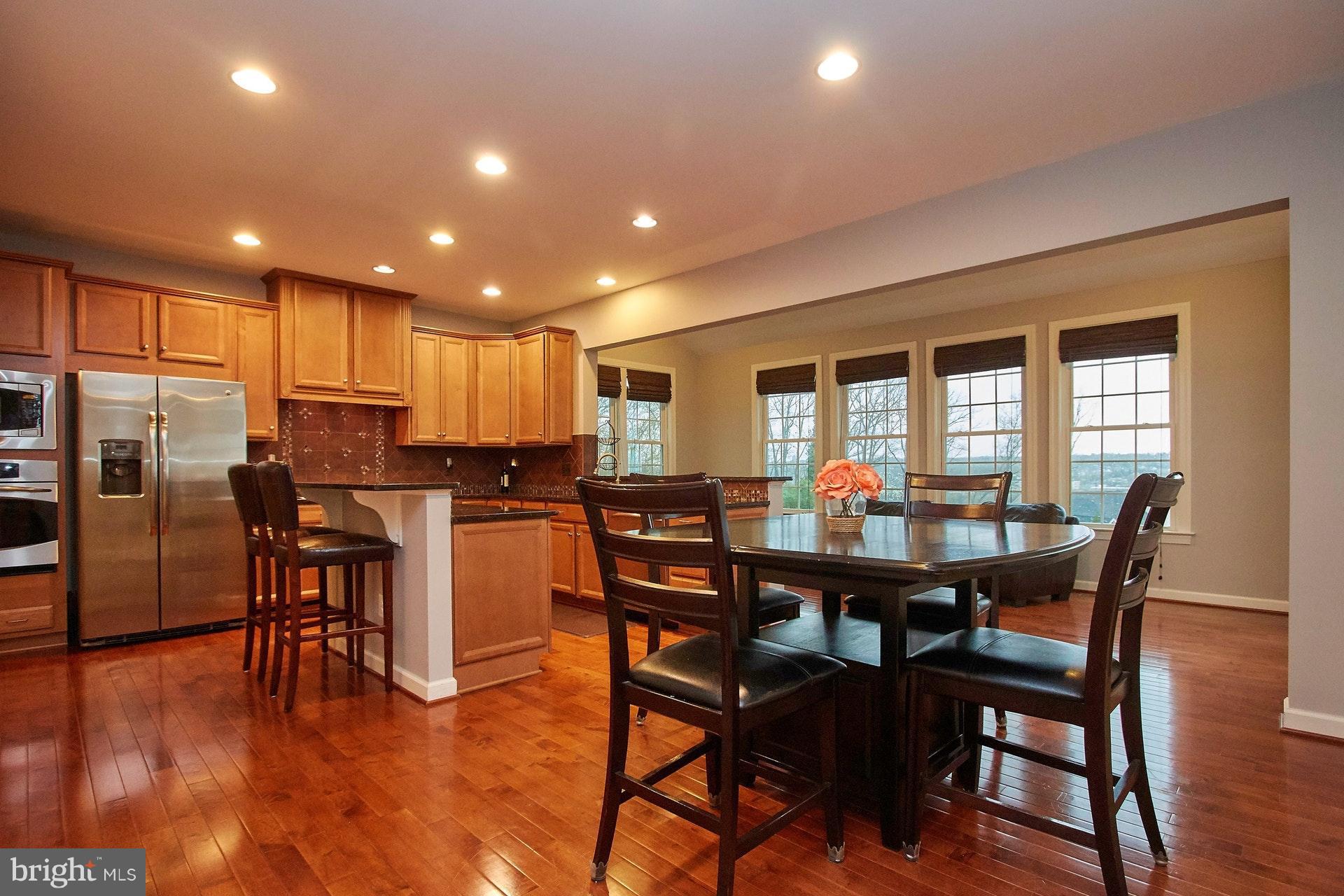 BURGUNDY WOODS - Residential