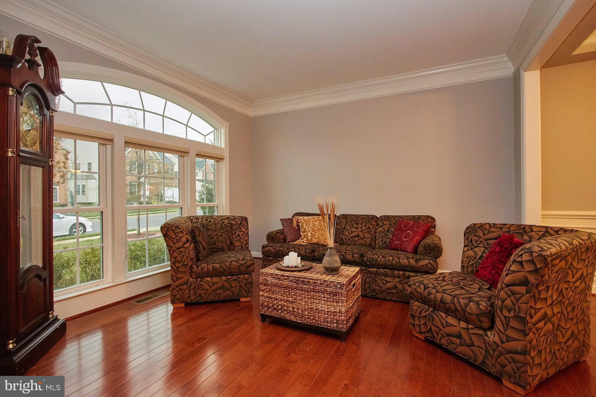 BURGUNDY WOODS - Residential