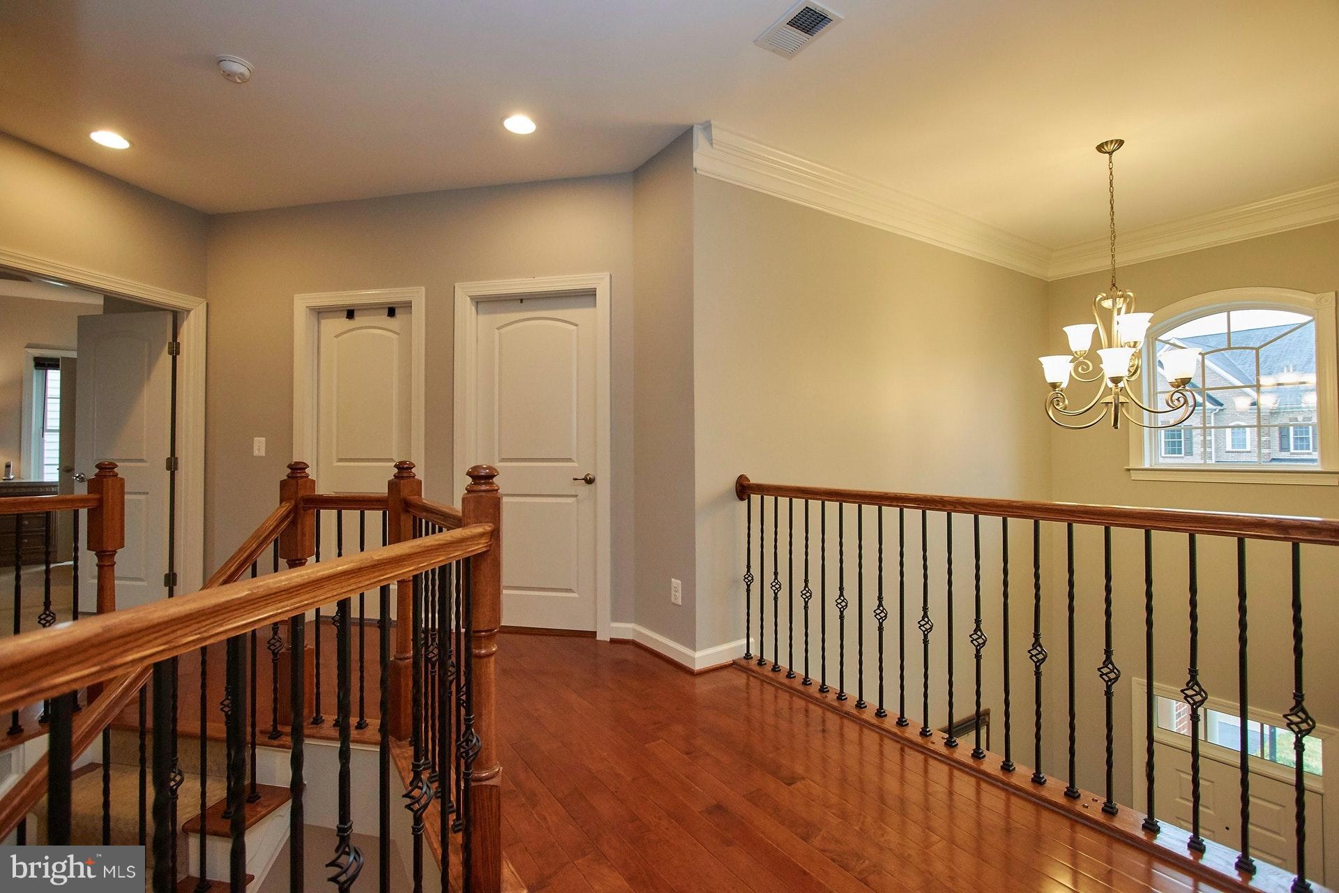 BURGUNDY WOODS - Residential