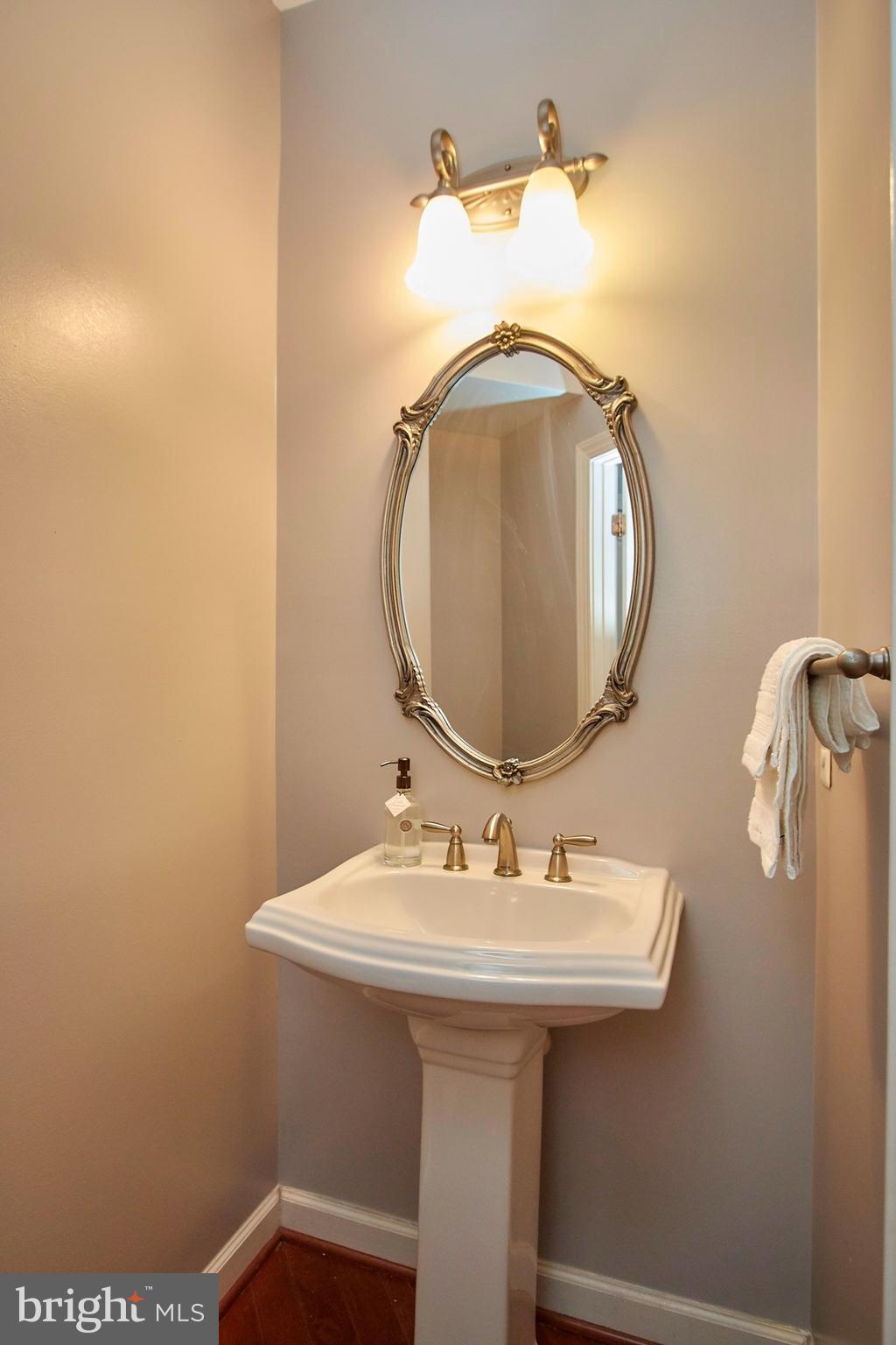 BURGUNDY WOODS - Residential