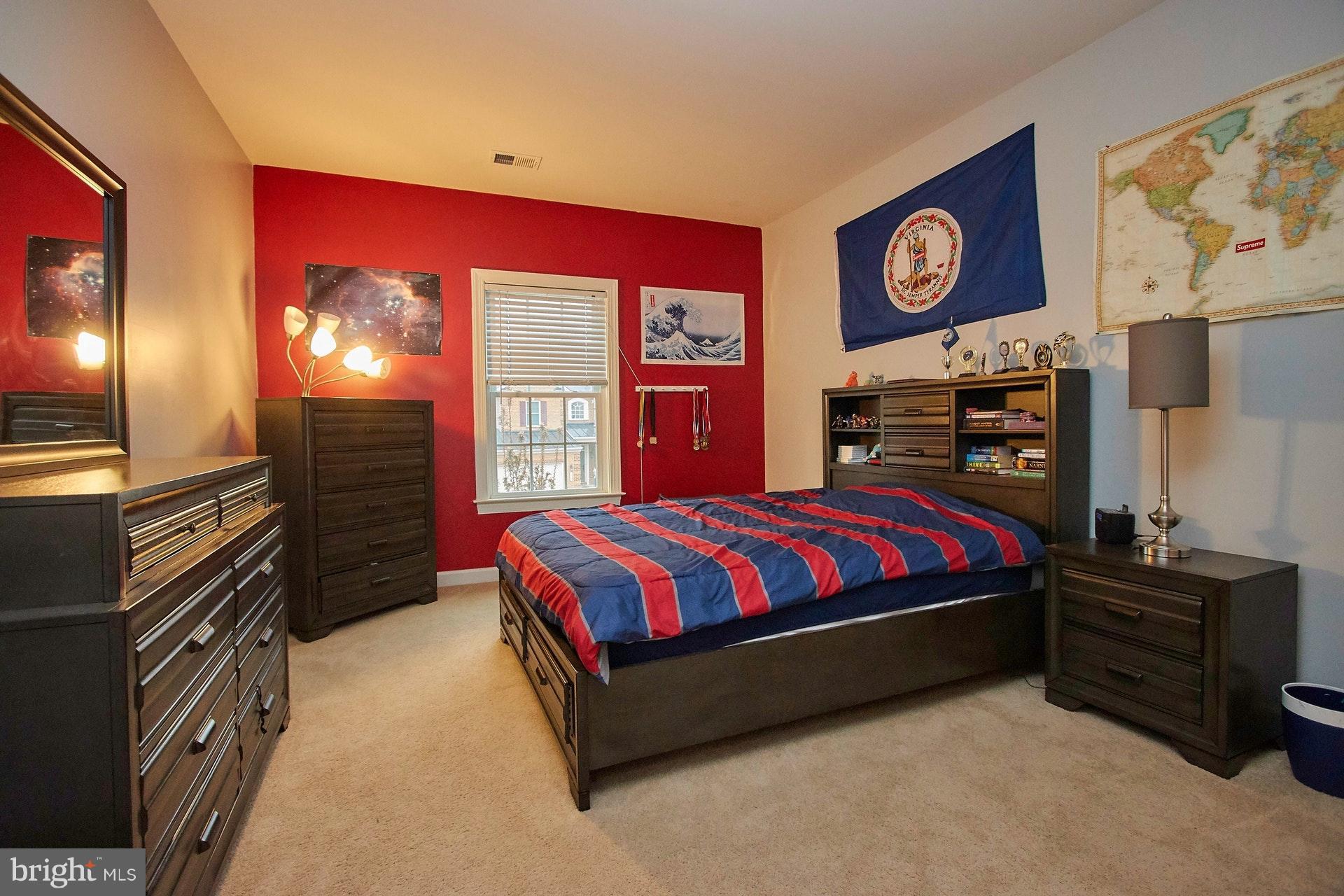 BURGUNDY WOODS - Residential