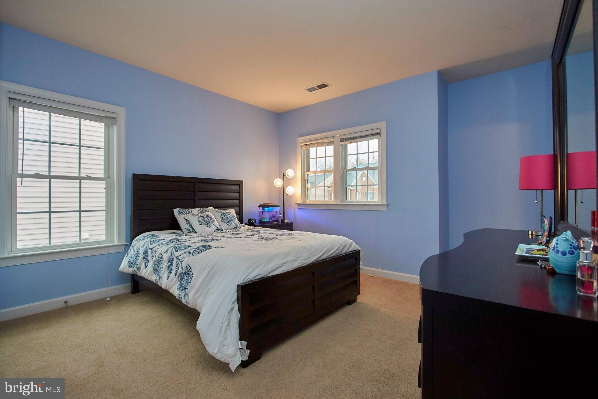 BURGUNDY WOODS - Residential