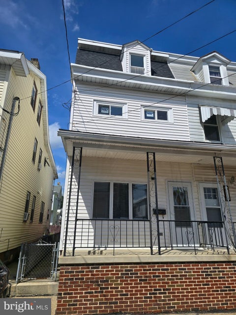 Photo for 412 CARBON STREET