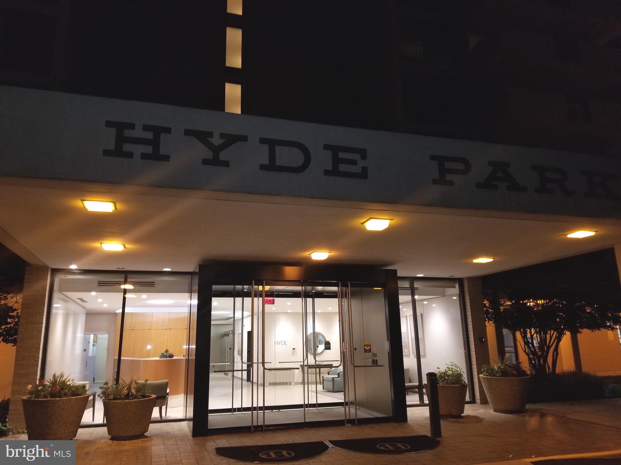 HYDE PARK - Residential