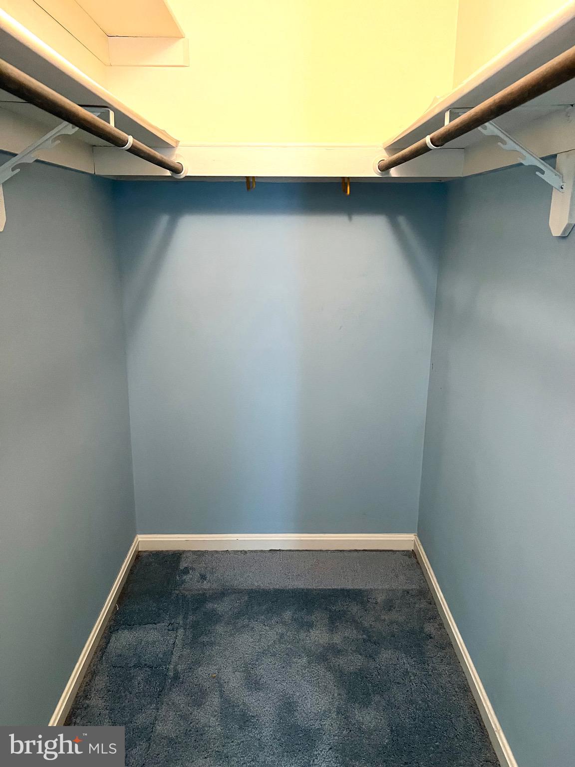 KNOLLAND - Residential