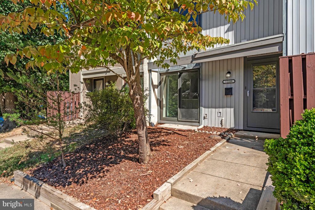 Photo of 12180 Sanibel Court, RESTON, VA 20191 (MLS # VAFX2270344)