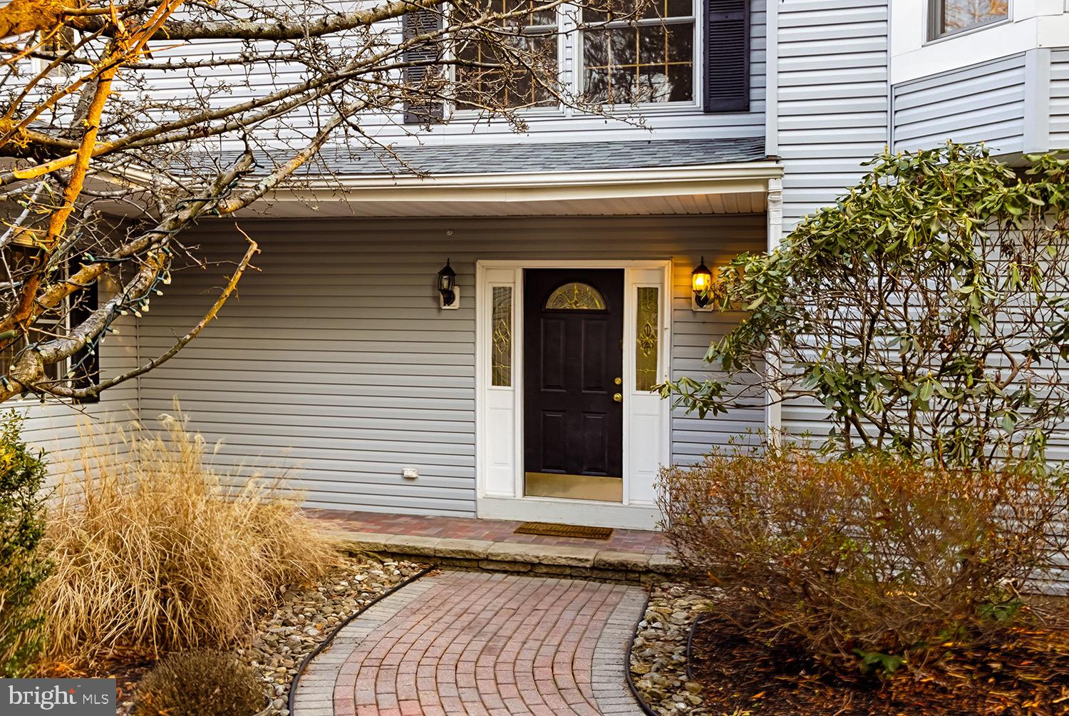 7 HERON COURT