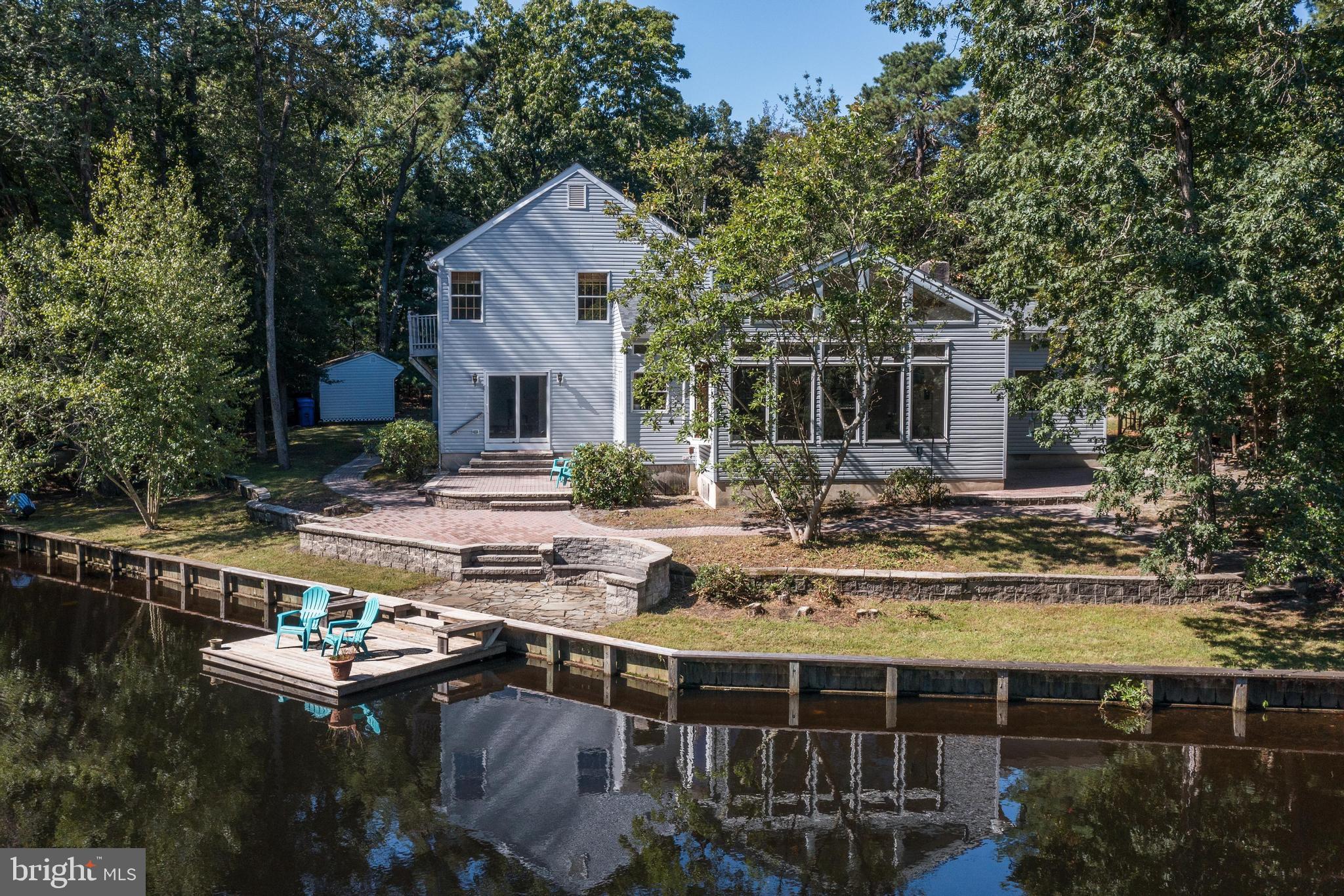 7 HERON COURT