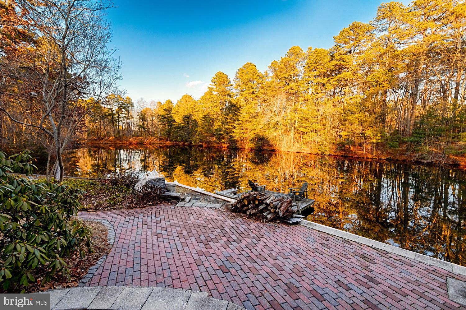 7 HERON COURT