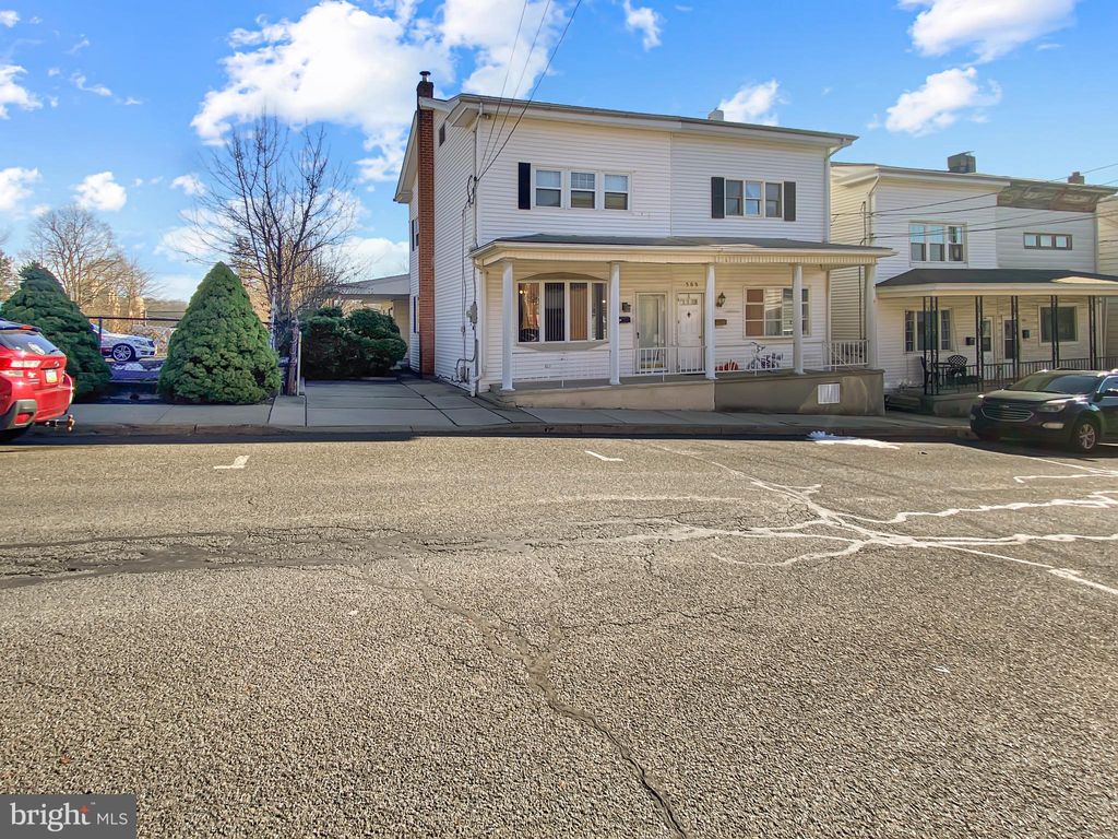Photo of 511 N 2nd St, MINERSVILLE, PA 17954 (MLS # PASK2024960)