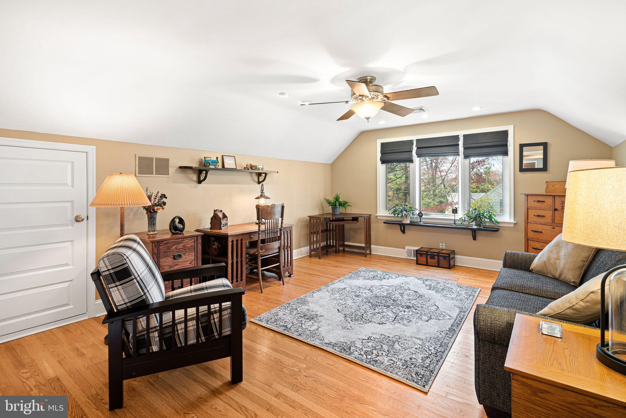 MEADOWBROOK - Residential