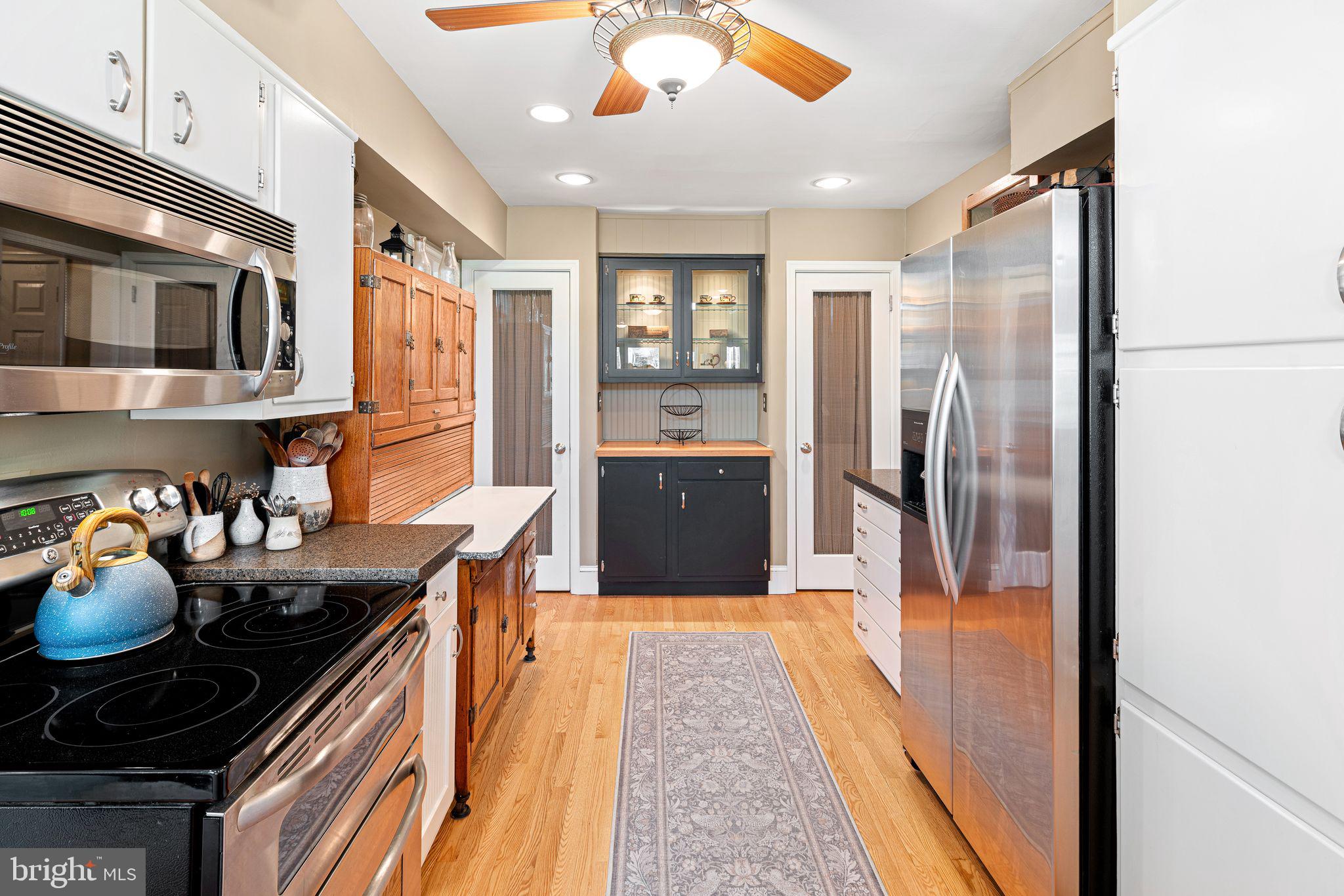 MEADOWBROOK - Residential