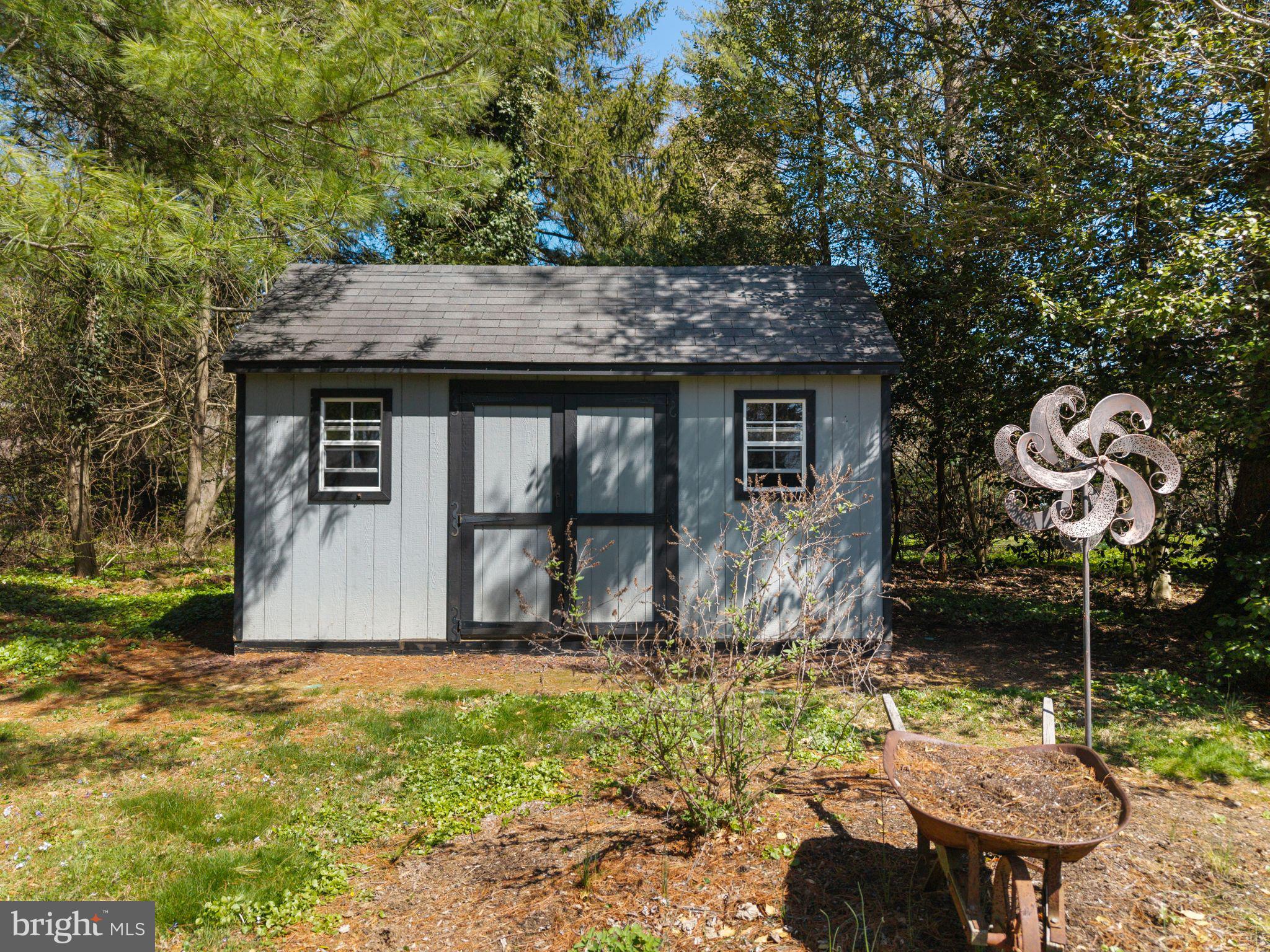 MEADOWBROOK - Residential